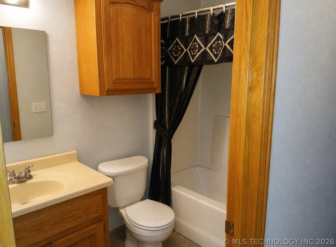 711 E Iowa Street Whitefield OK 74472