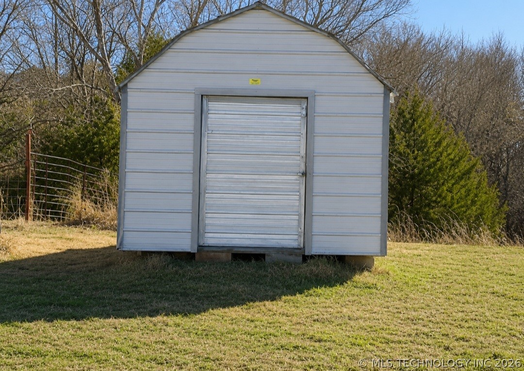 711 E Iowa Street Whitefield OK 74472