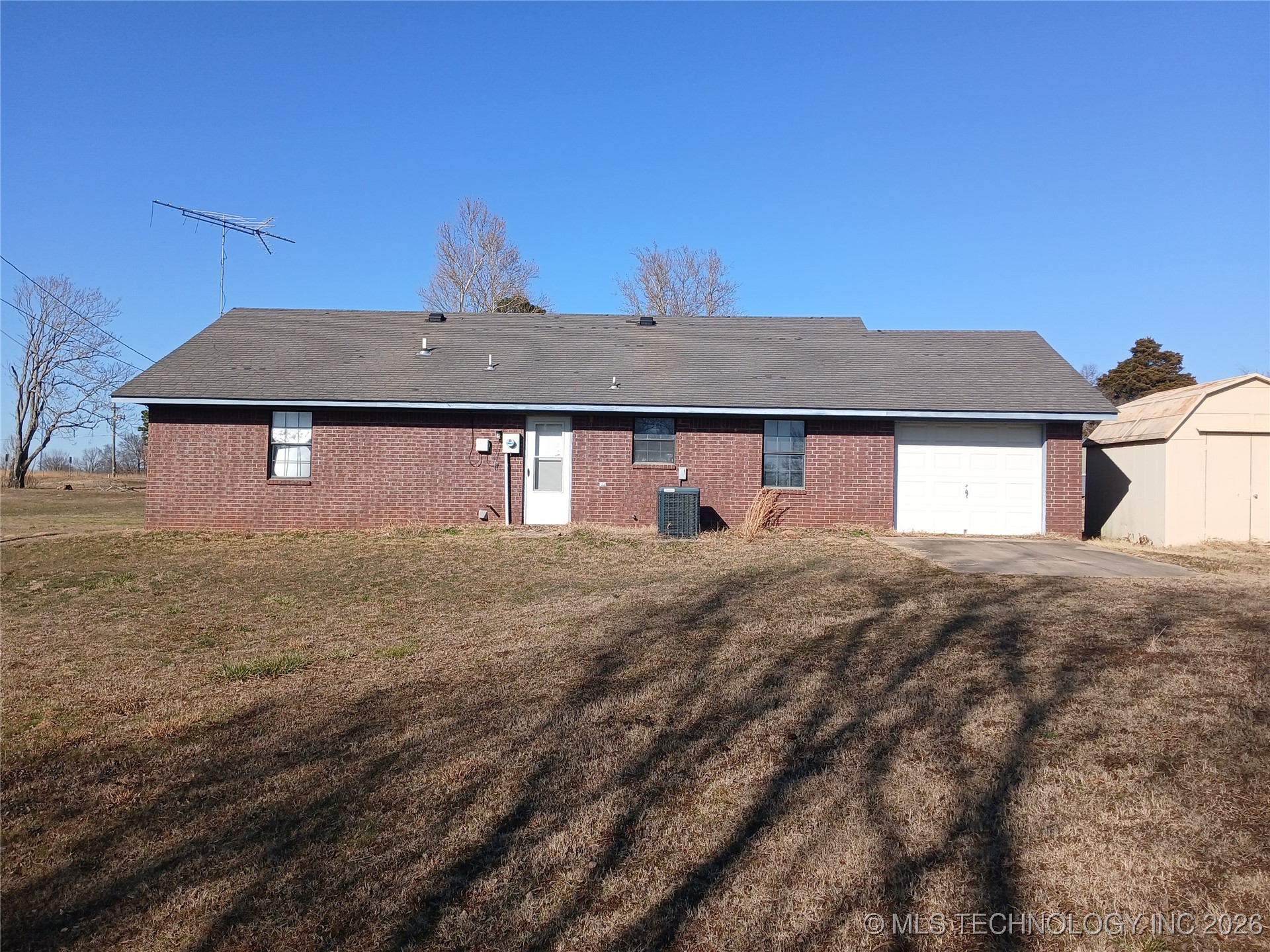 711 E Iowa Street Whitefield OK 74472