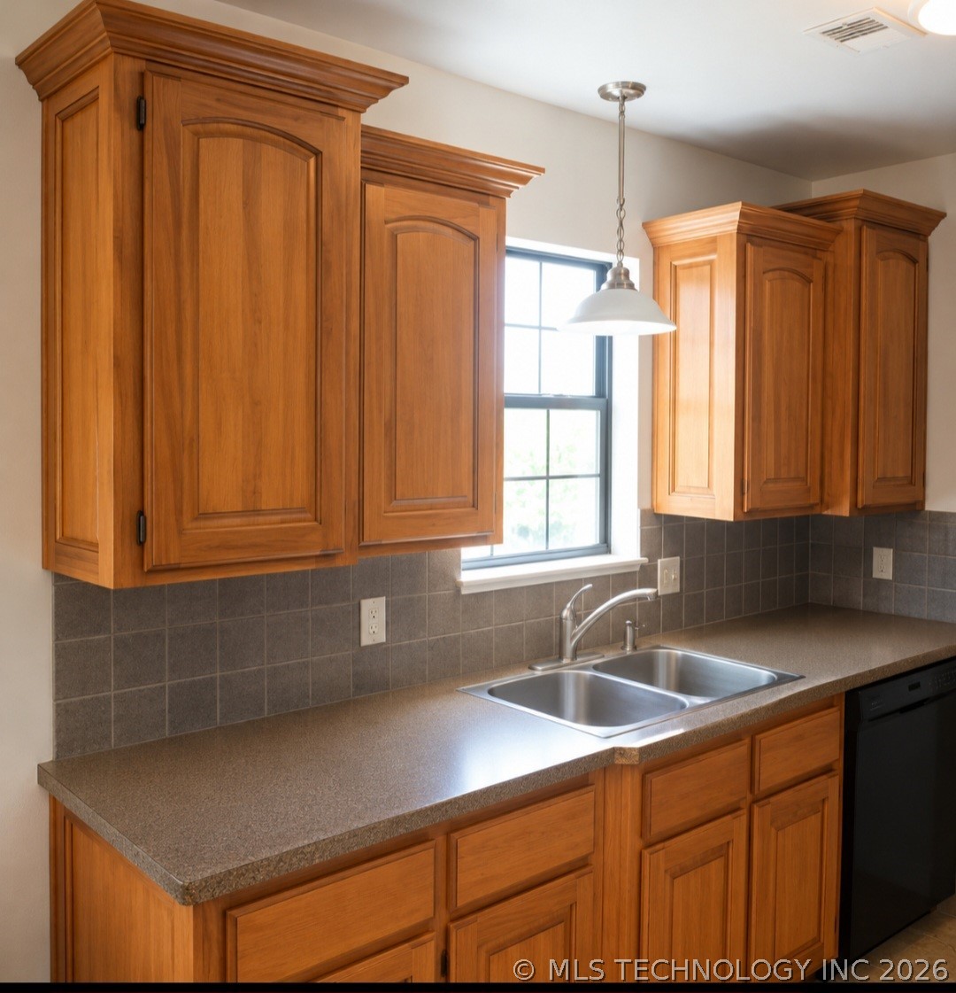 711 E Iowa Street Whitefield OK 74472