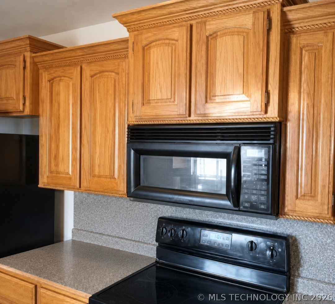 711 E Iowa Street Whitefield OK 74472