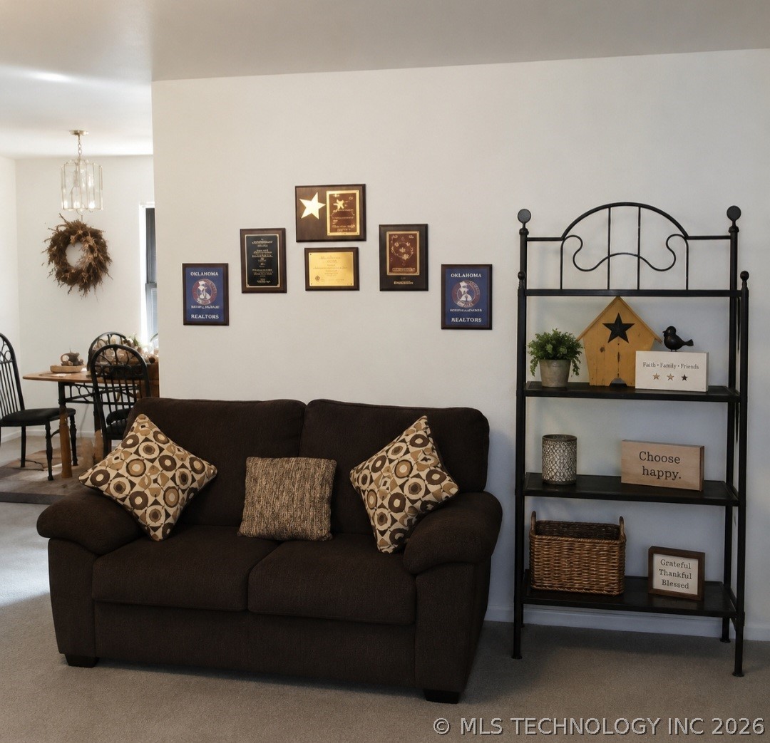 711 E Iowa Street Whitefield OK 74472