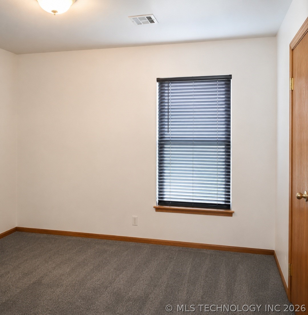 711 E Iowa Street Whitefield OK 74472
