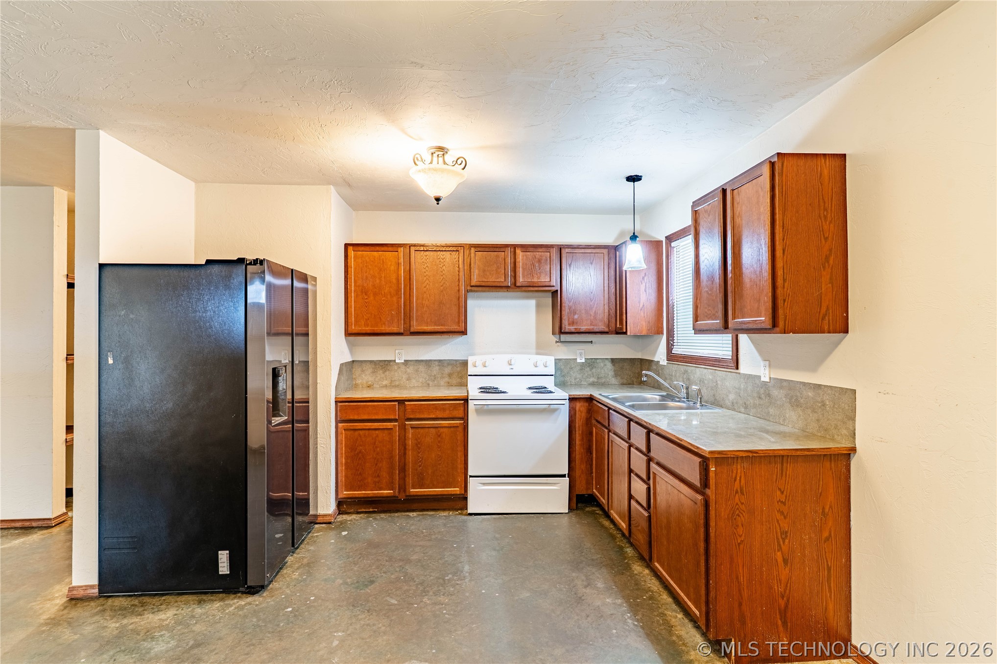 915 E Oak Street Cushing OK 74023