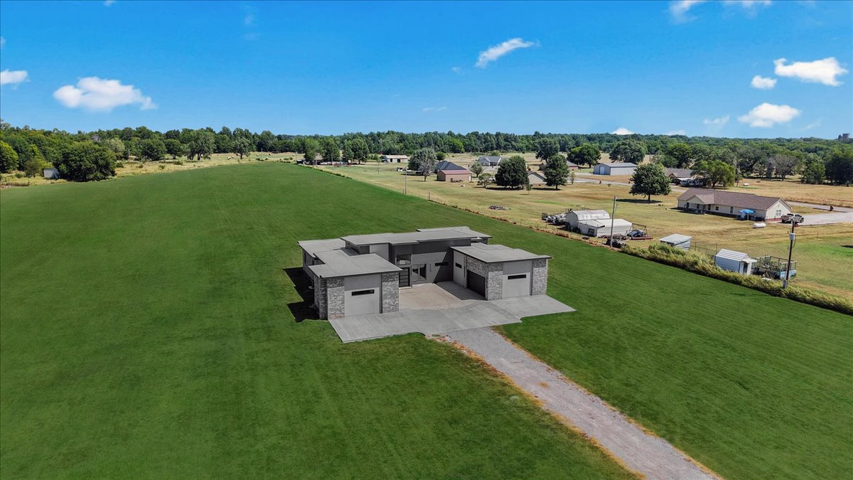 3497 E 400 Road Oologah OK 74053
