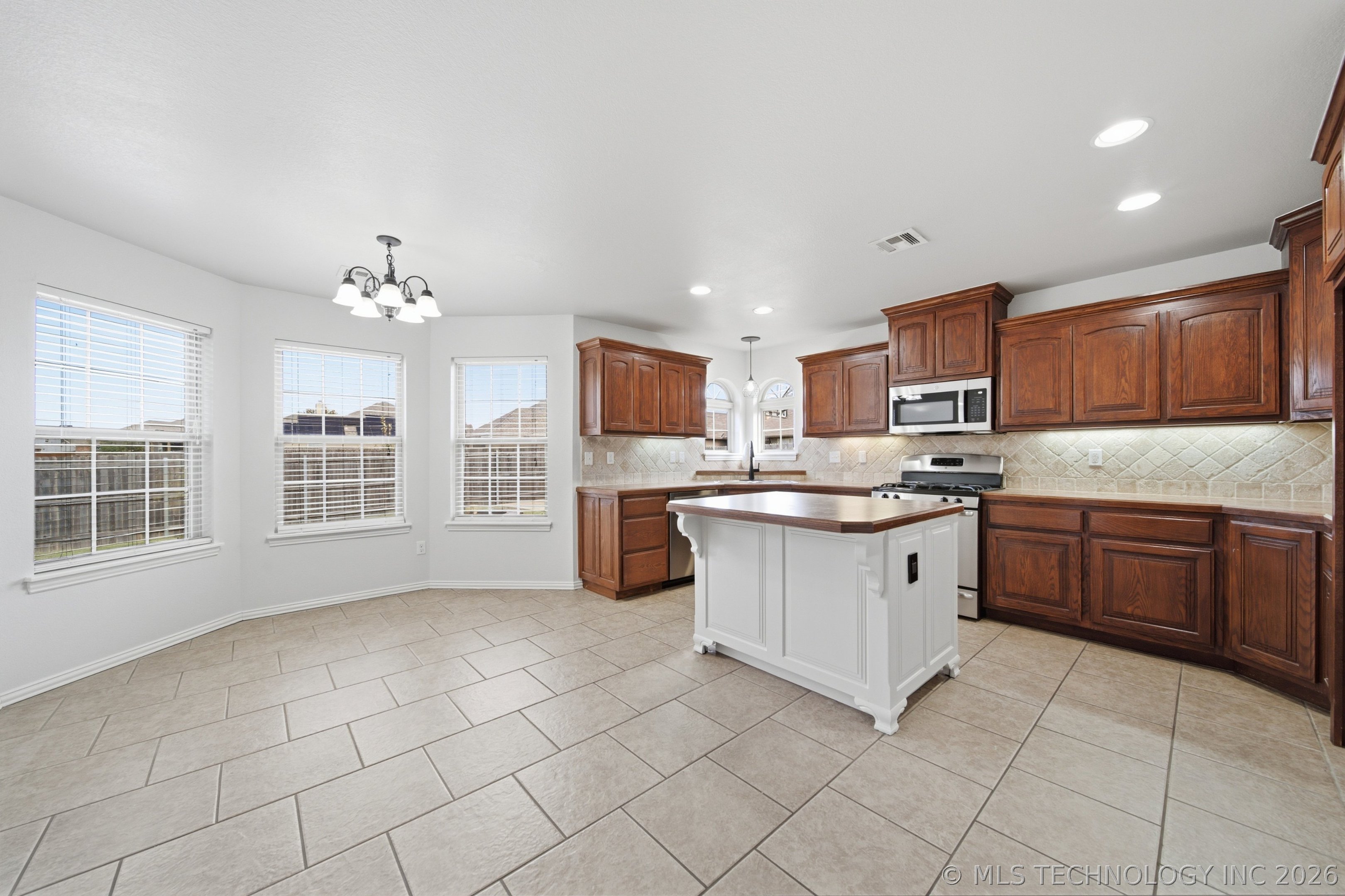 213 W 53rd Street Sand Springs OK 74063