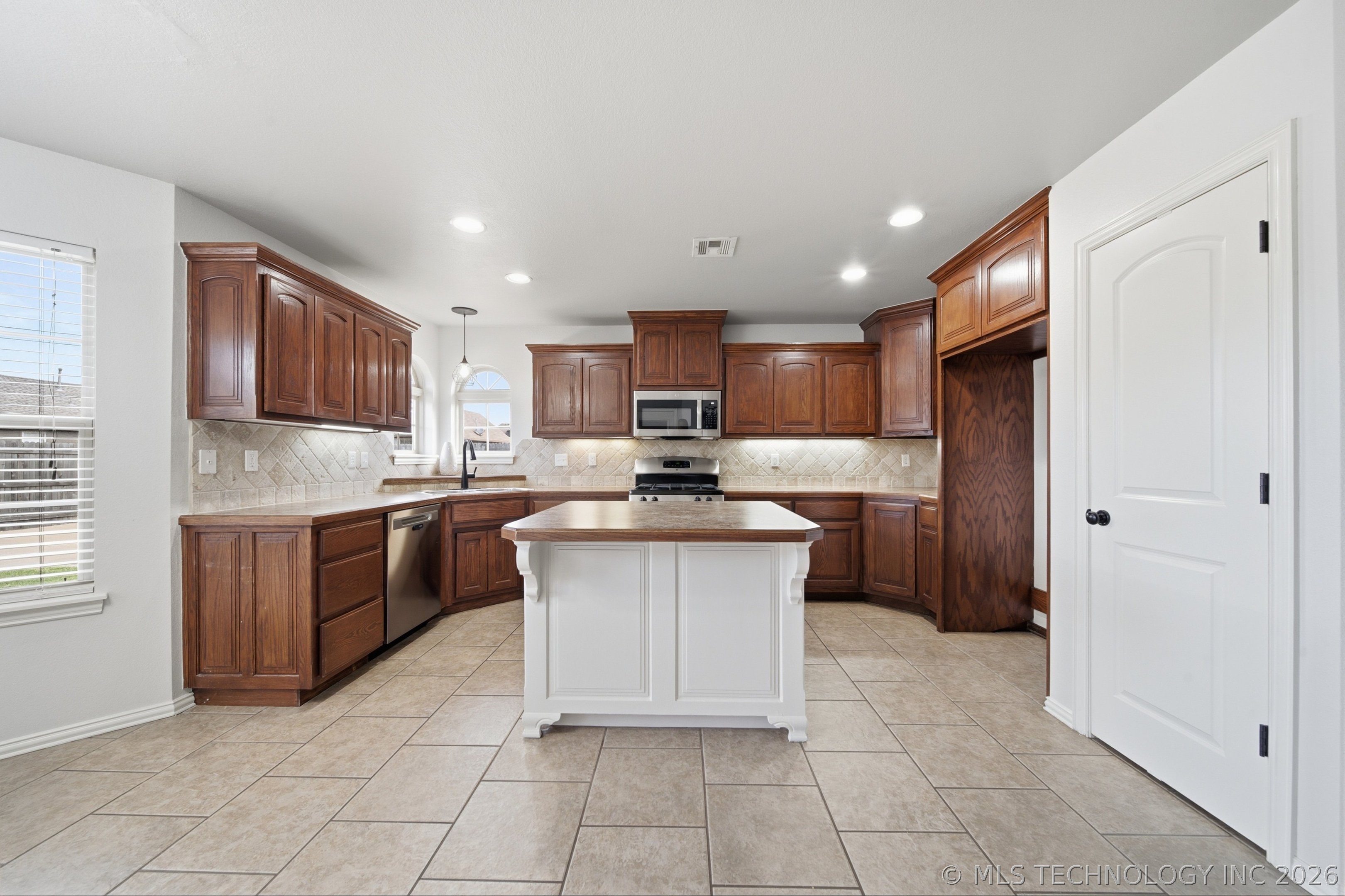 213 W 53rd Street Sand Springs OK 74063