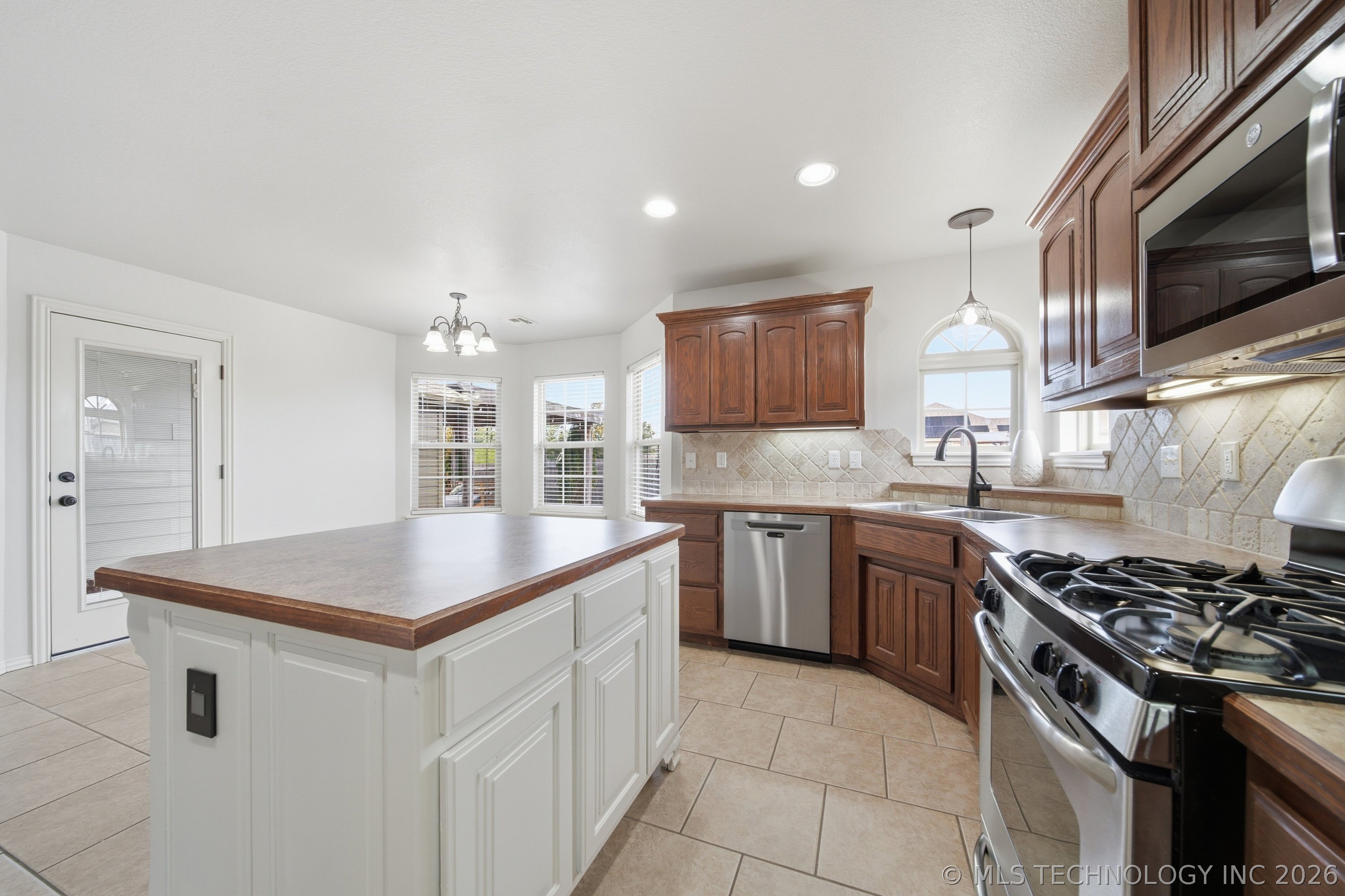 213 W 53rd Street Sand Springs OK 74063