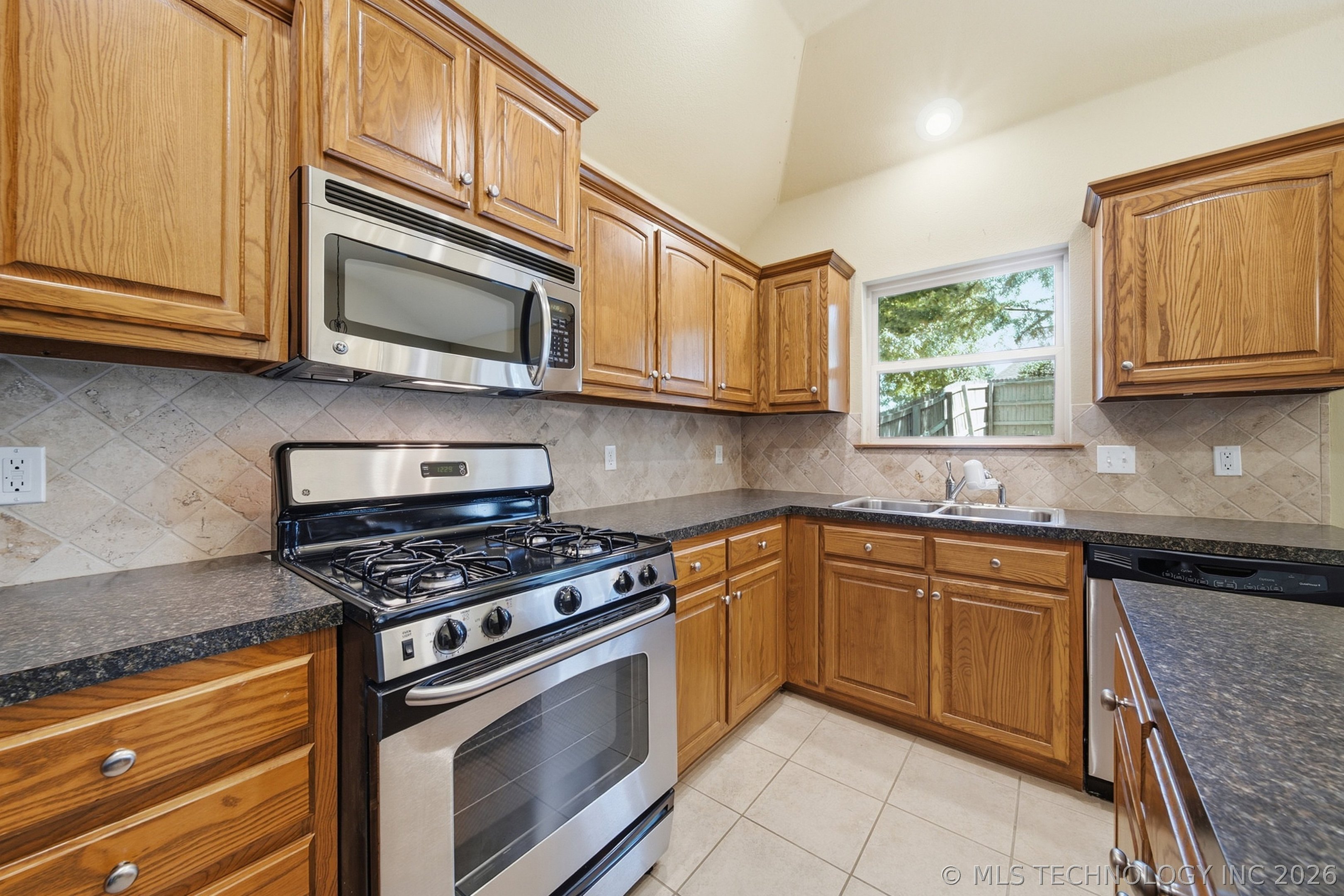 901 S 71st Street Broken Arrow OK 74014