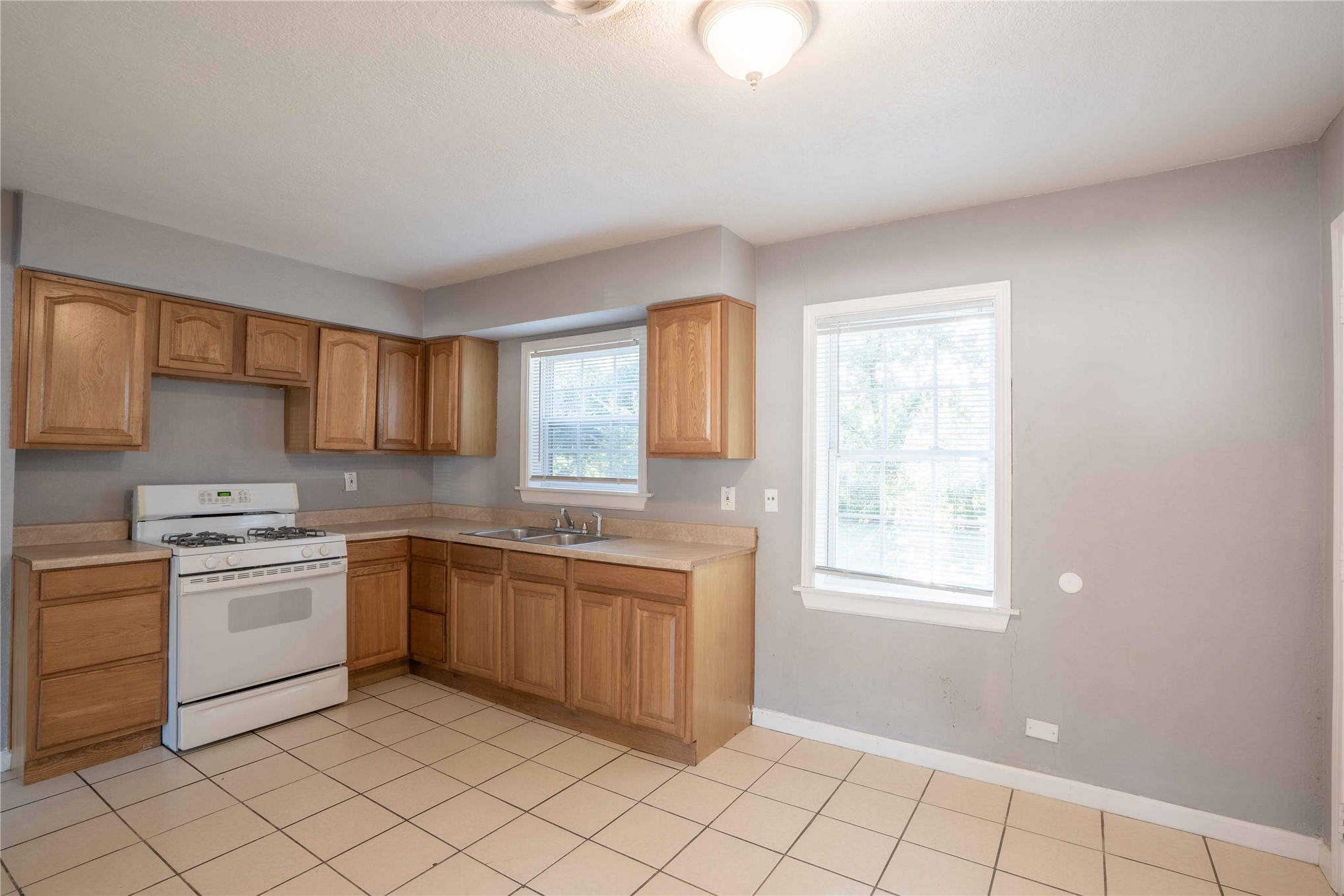 4652 N Main Street Tulsa OK 74126