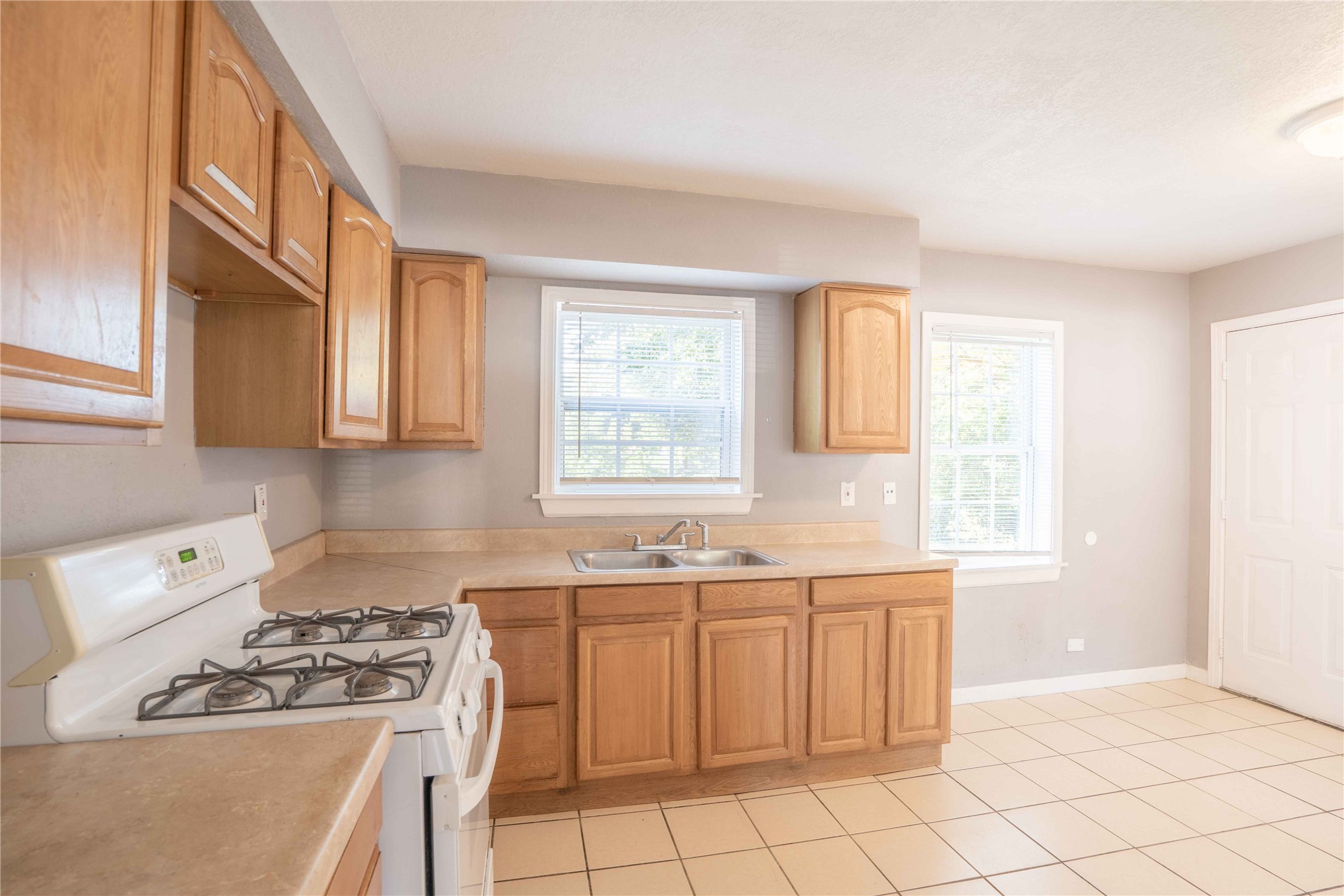 4652 N Main Street Tulsa OK 74126