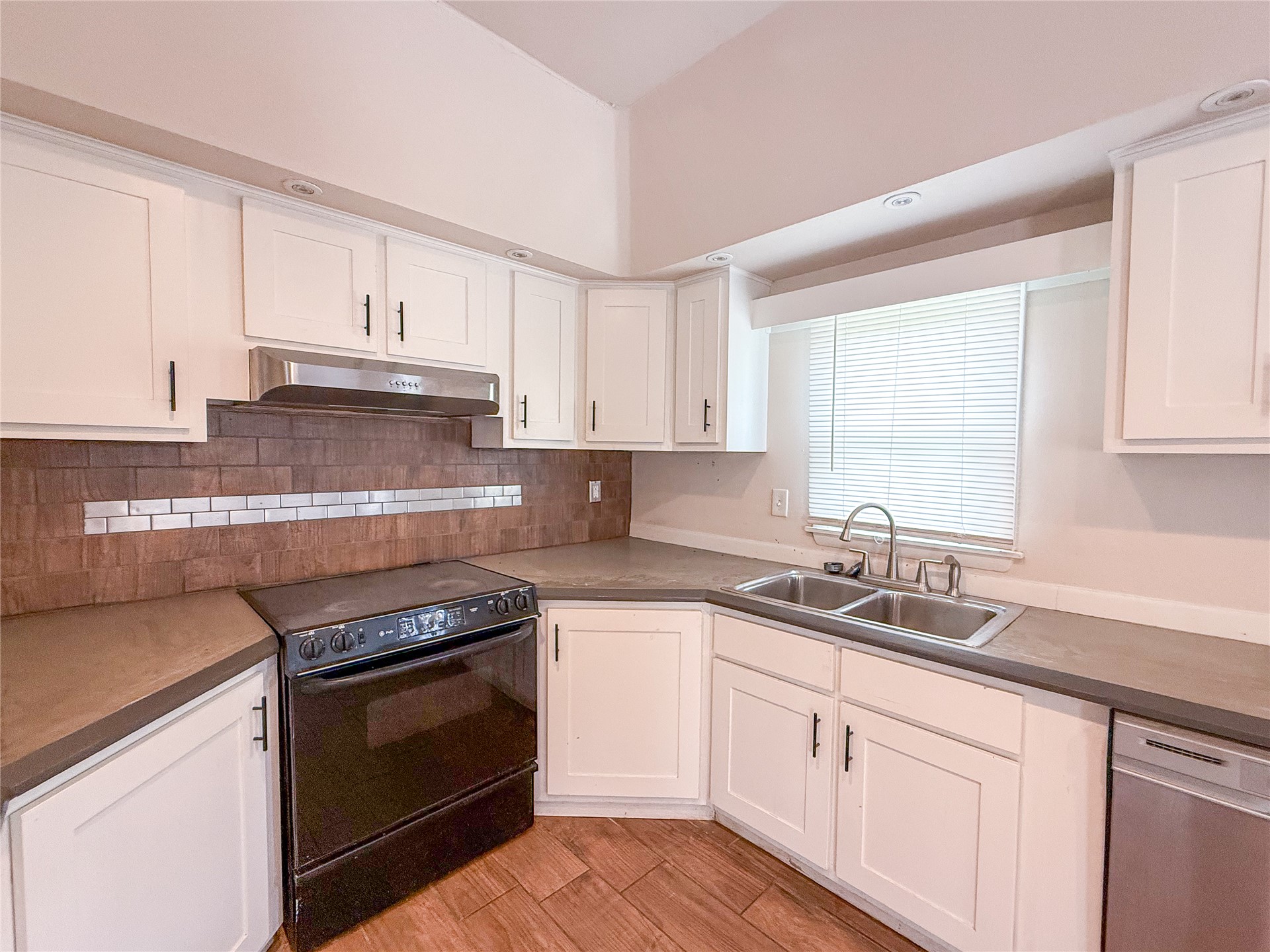 1563 S Oak Avenue Bartlesville OK 74003
