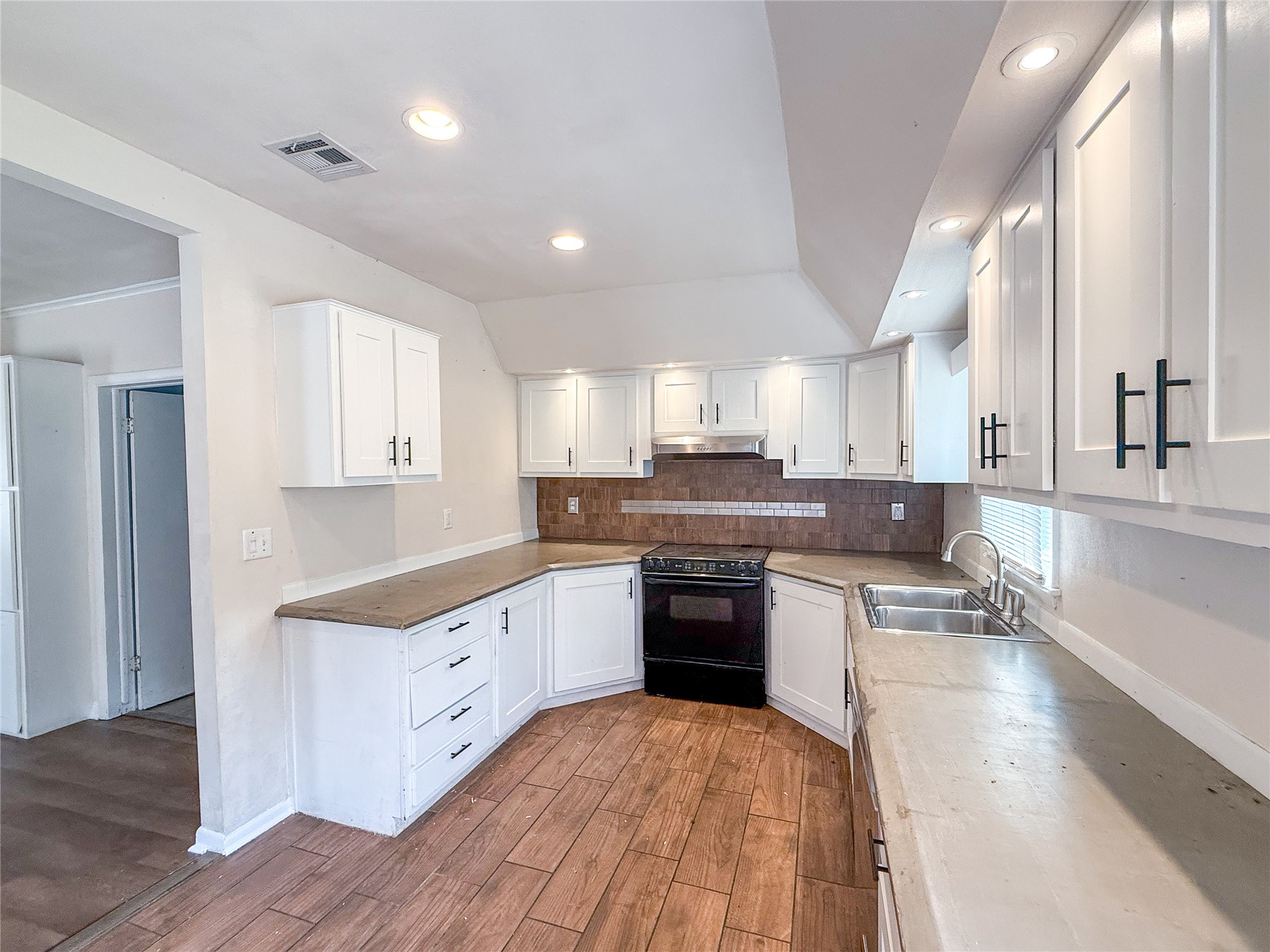 1563 S Oak Avenue Bartlesville OK 74003