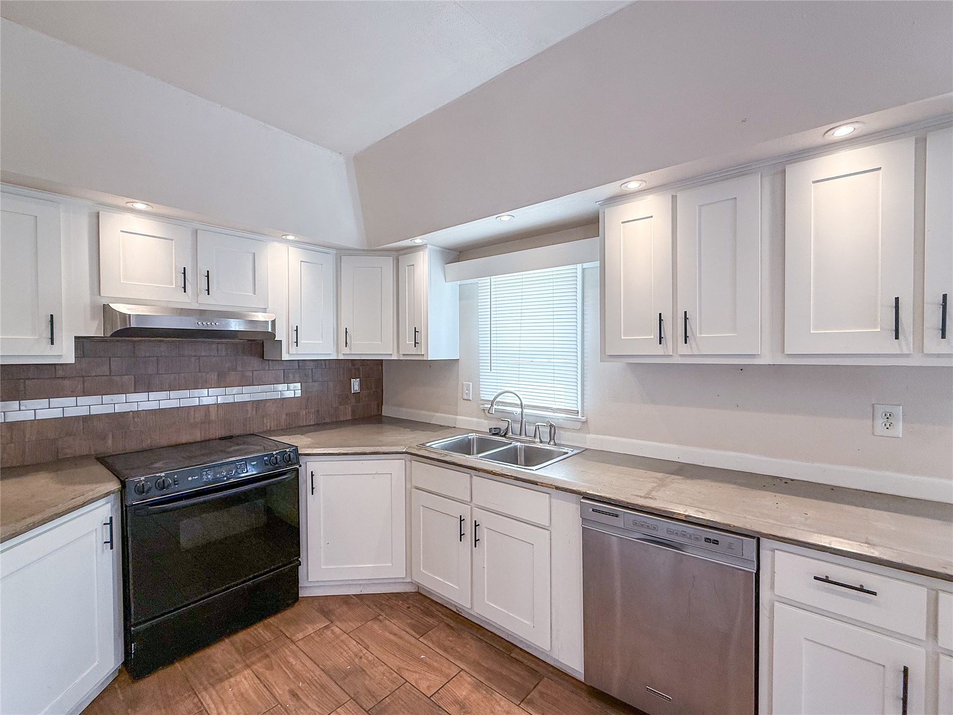 1563 S Oak Avenue Bartlesville OK 74003