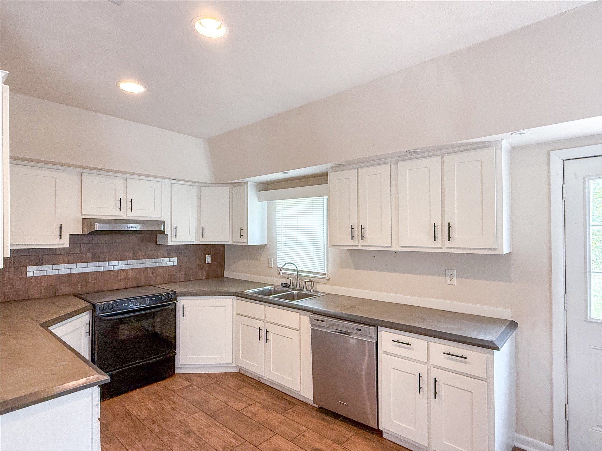 1563 S Oak Avenue Bartlesville OK 74003
