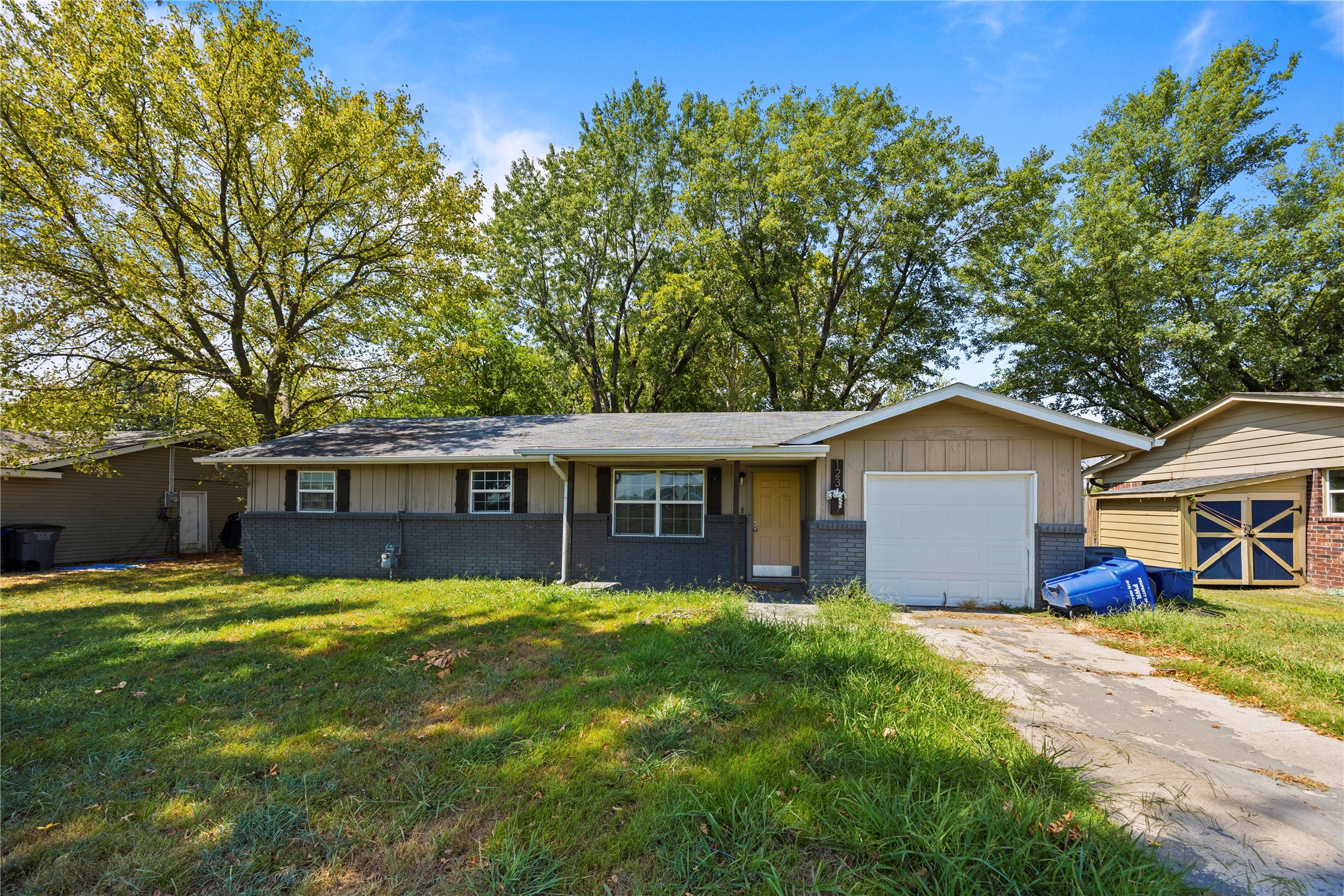 123 N Lincoln Avenue Wagoner OK 74467