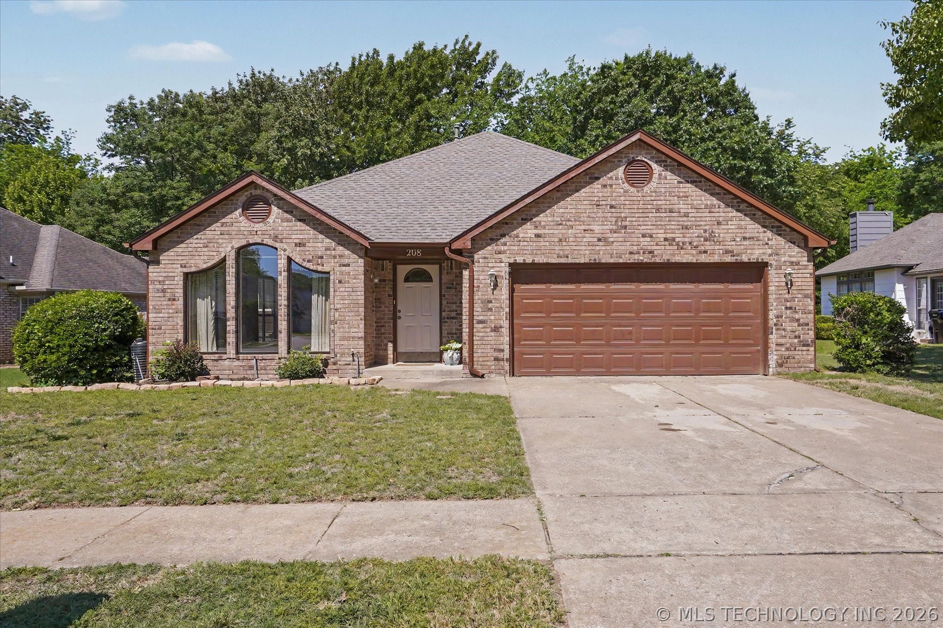 208 S Poplar Avenue Broken Arrow OK 74012