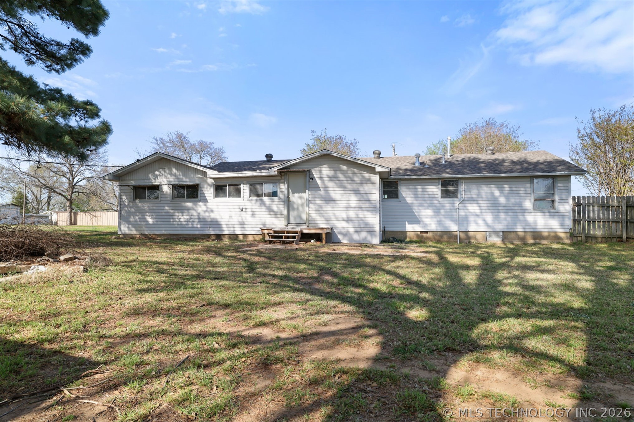 610 E Mckennon Calera OK 74730