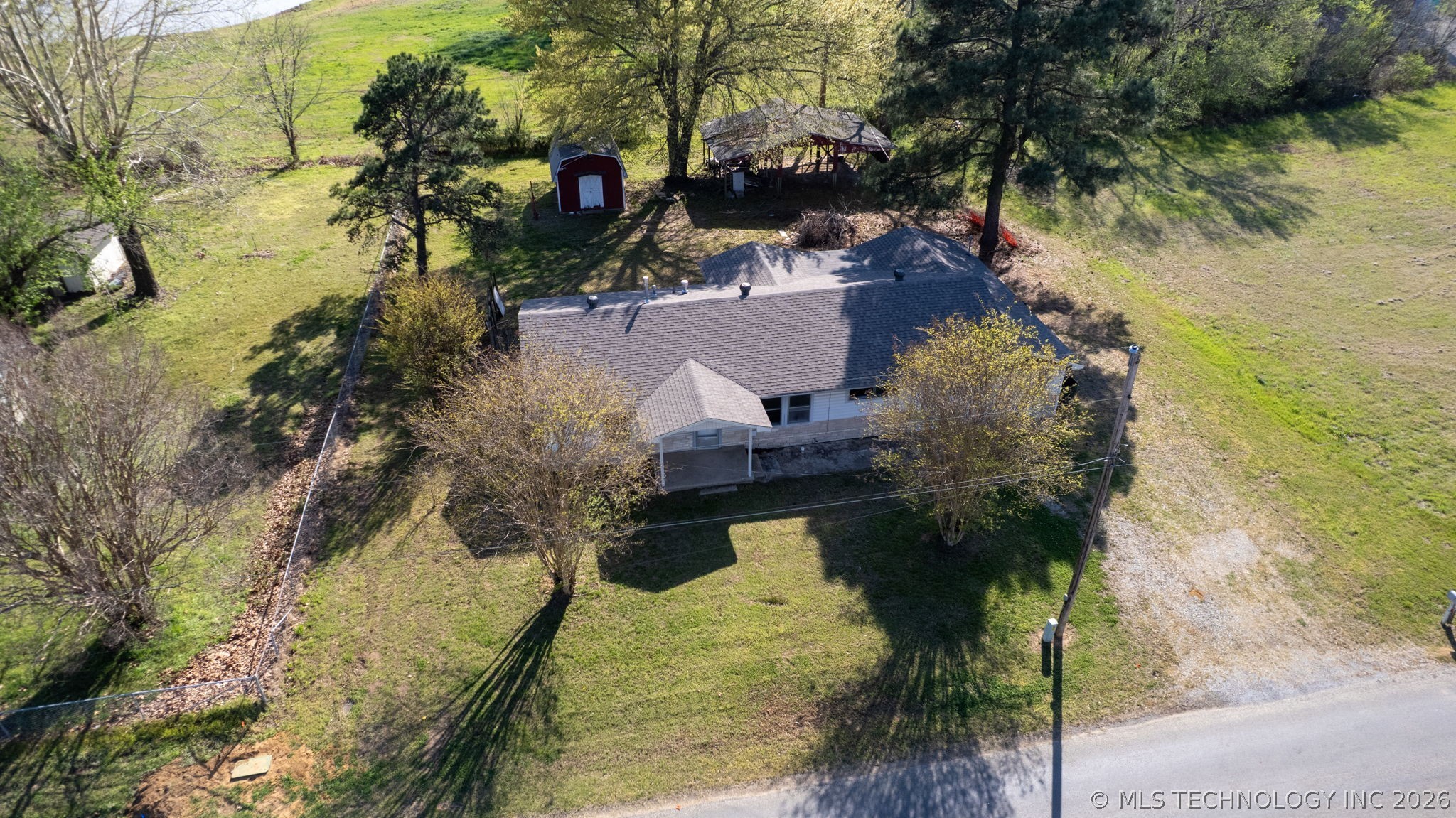 610 E Mckennon Calera OK 74730