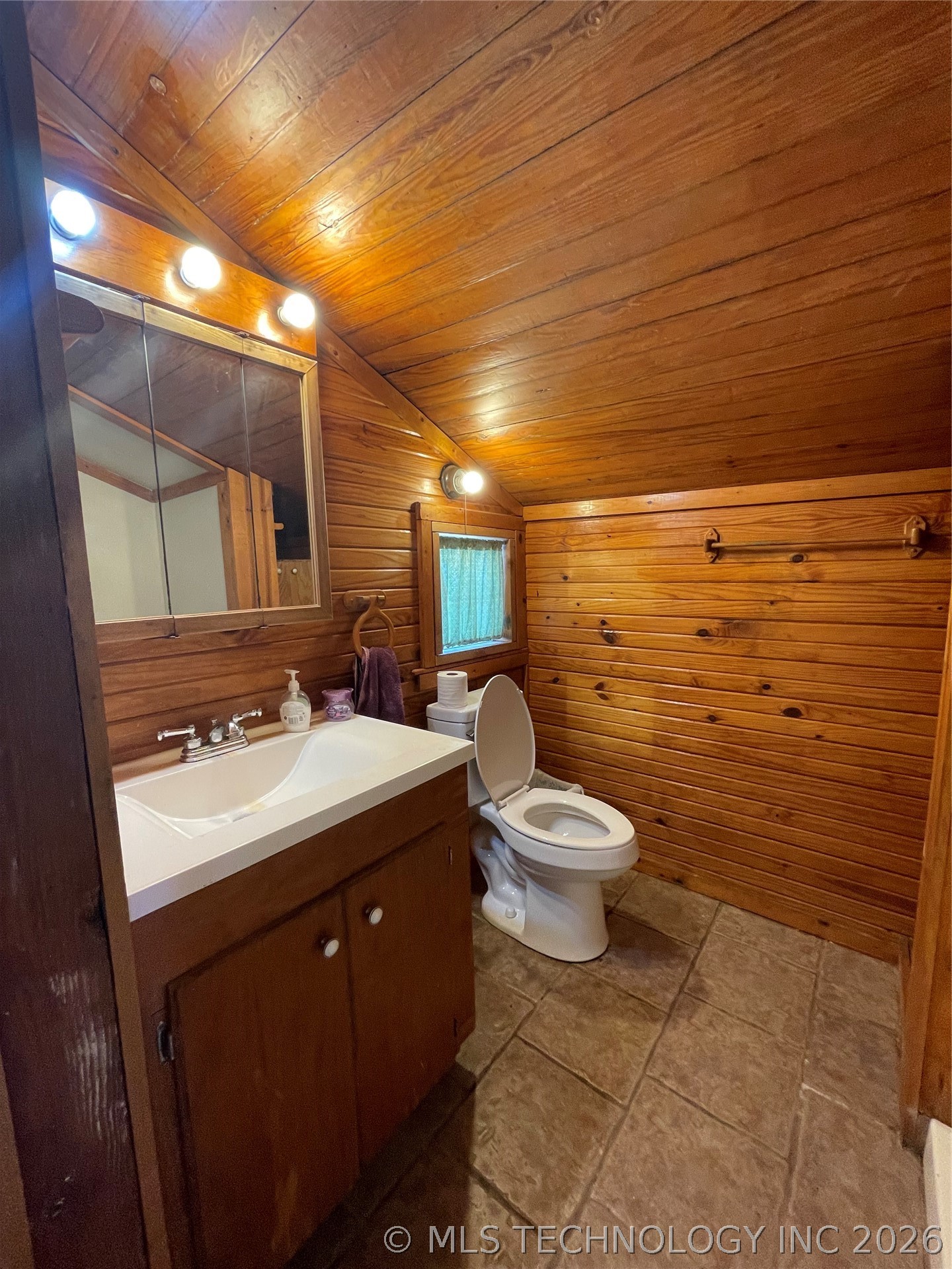 1501 E Cherokee Street Wagoner OK 74467