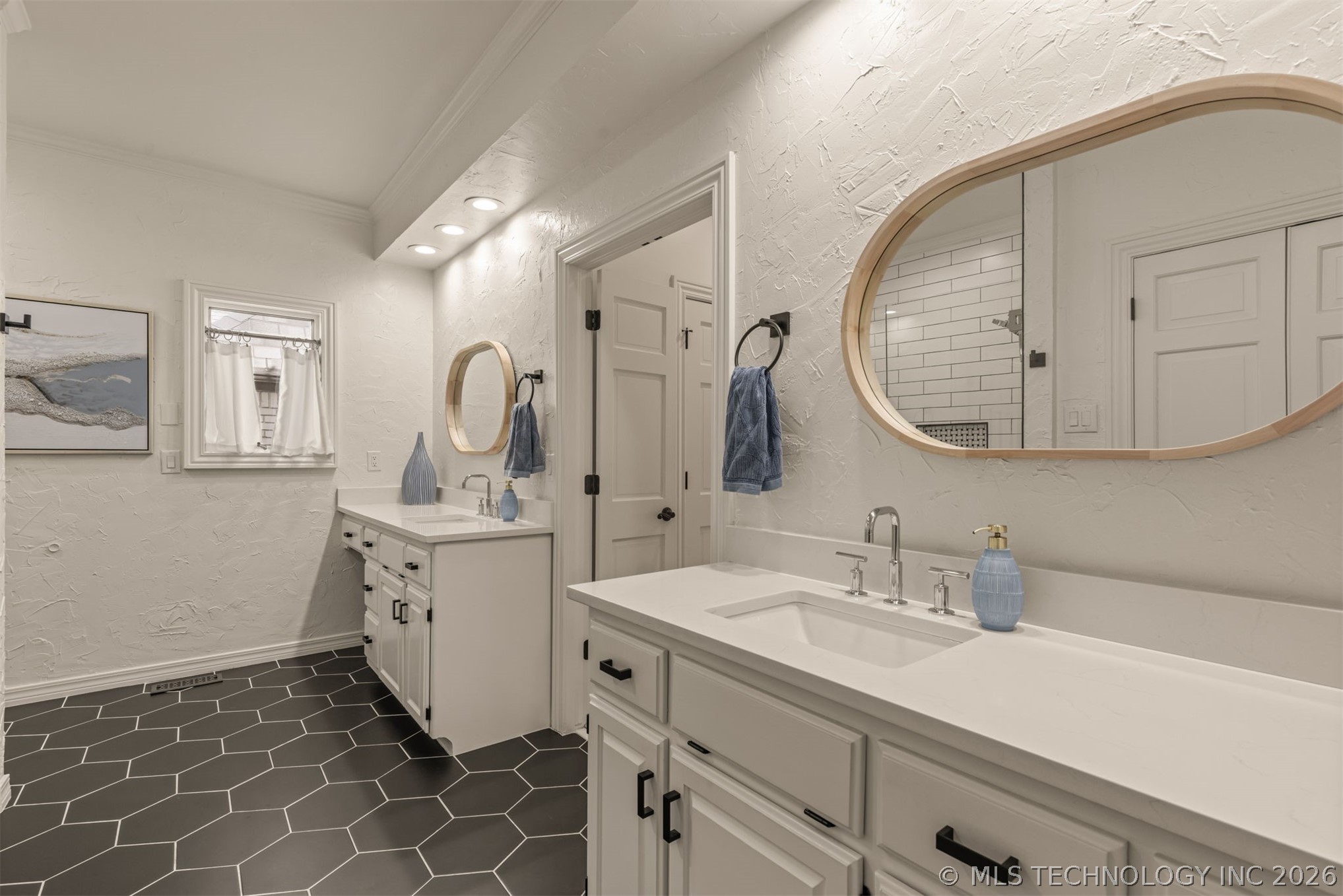 6121 E 106th Place Tulsa OK 74137