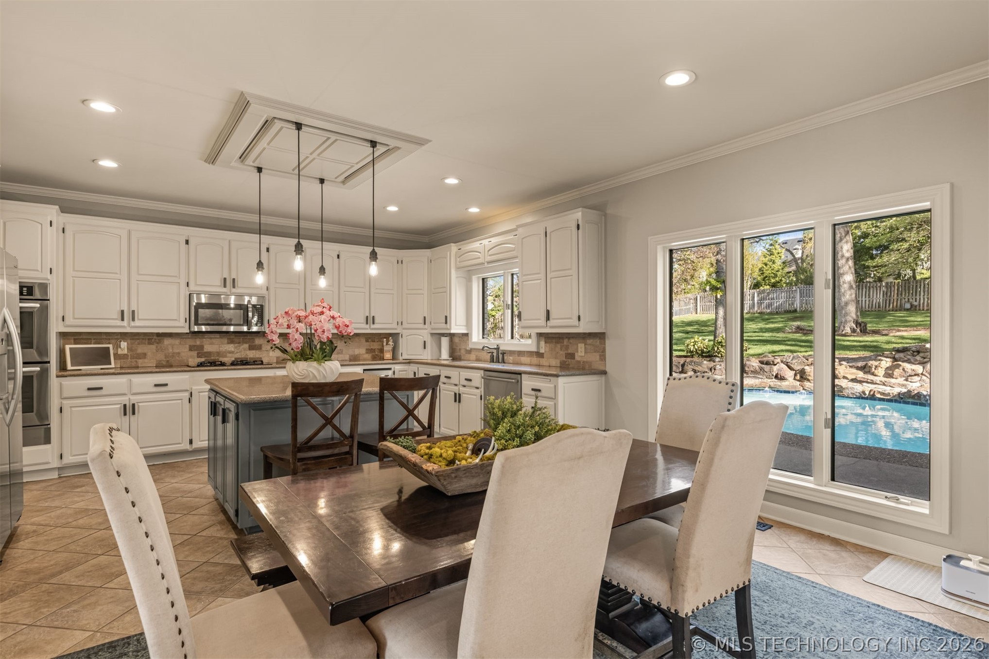 6121 E 106th Place Tulsa OK 74137