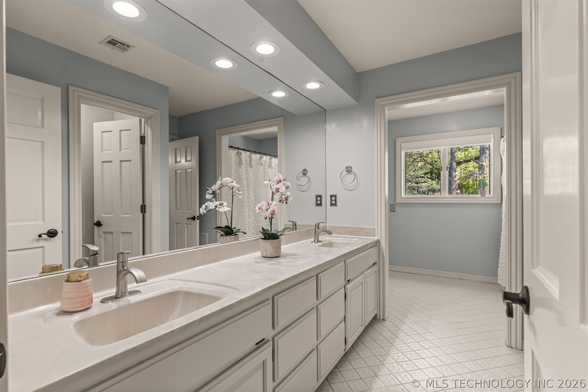 6121 E 106th Place Tulsa OK 74137