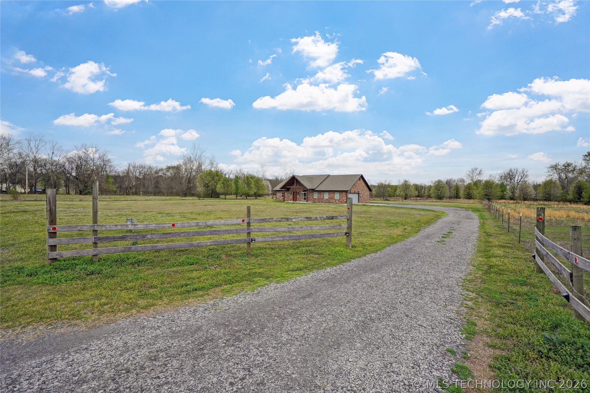 1685 N County Line Road E Fort Gibson OK 74434