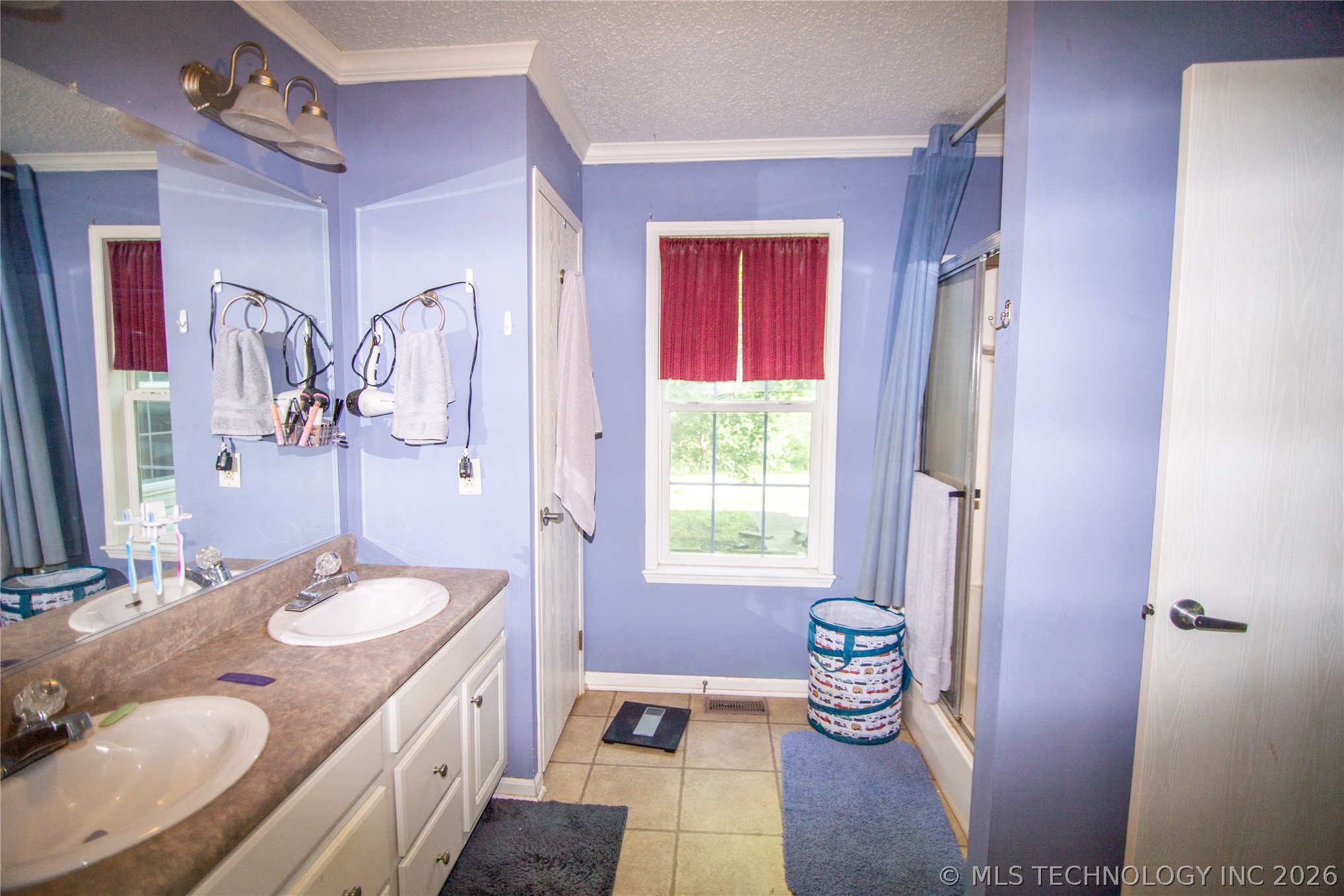 5240 Adams Road Mounds OK 74047