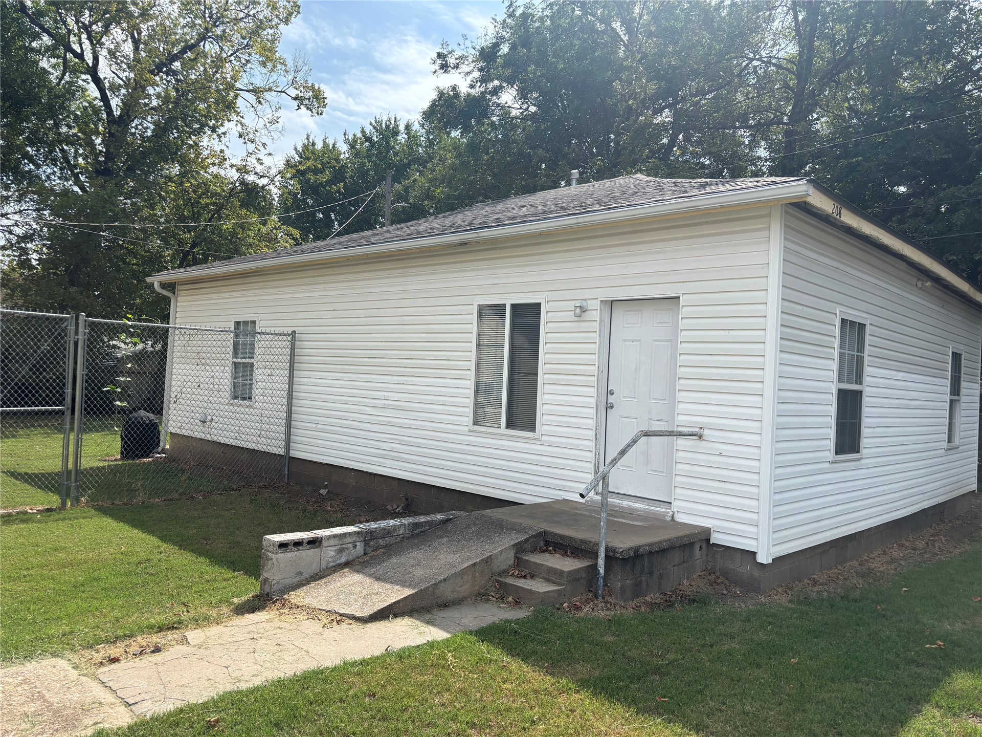 208 E 3rd Street Skiatook OK 74070