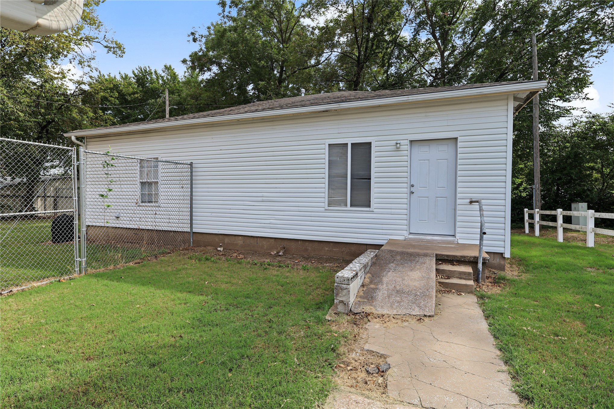 208 E 3rd Street Skiatook OK 74070