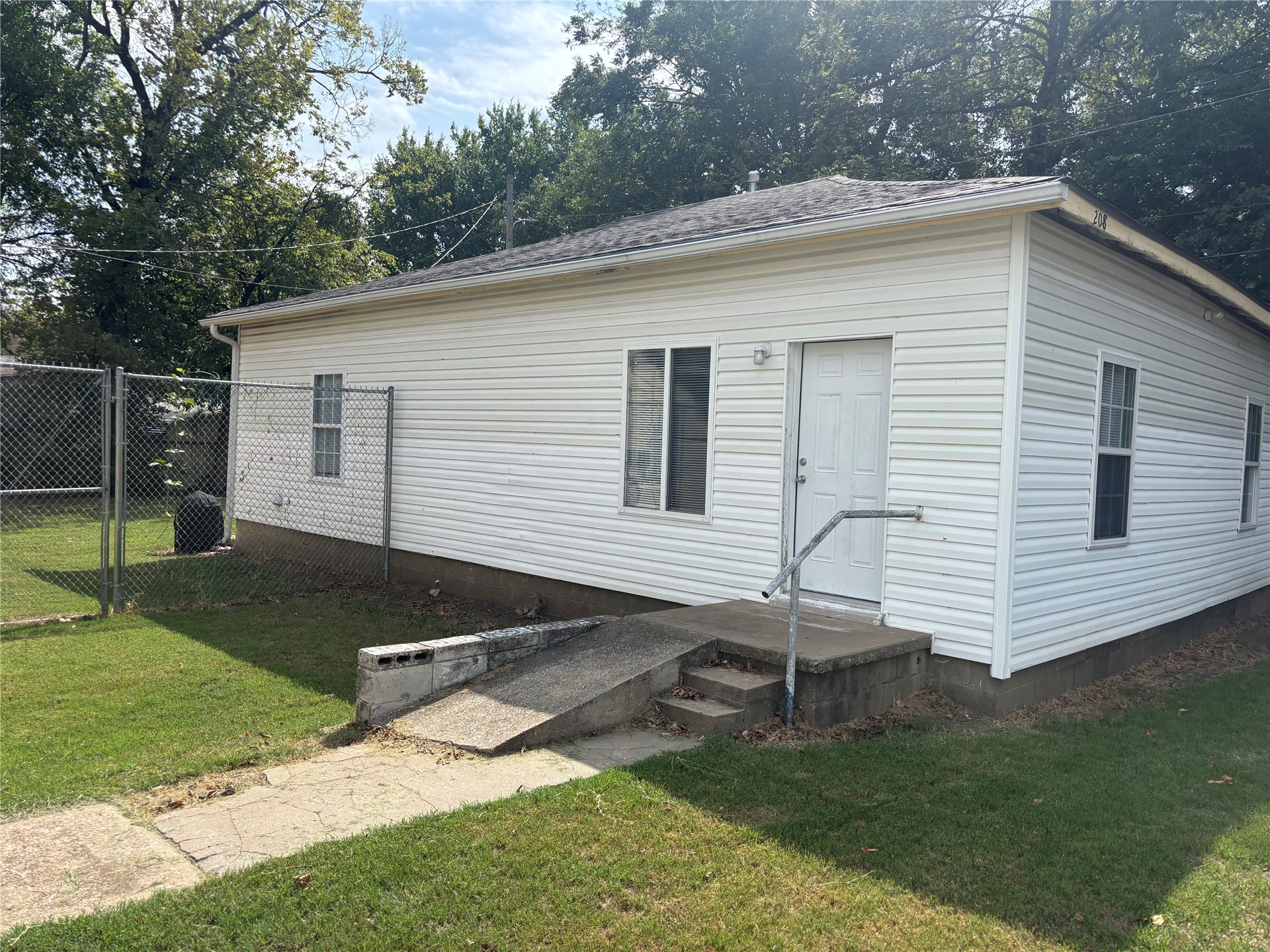 208 E 3rd Street Skiatook OK 74070