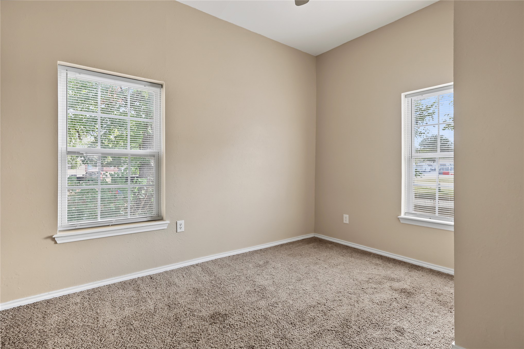 208 E 3rd Street Skiatook OK 74070