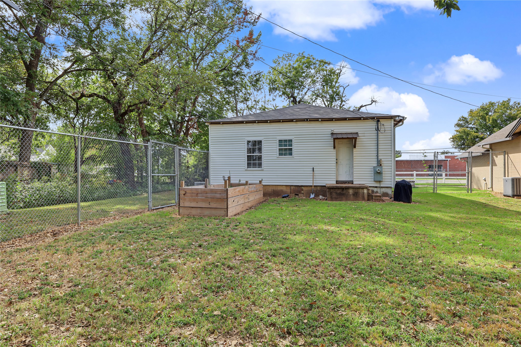 208 E 3rd Street Skiatook OK 74070