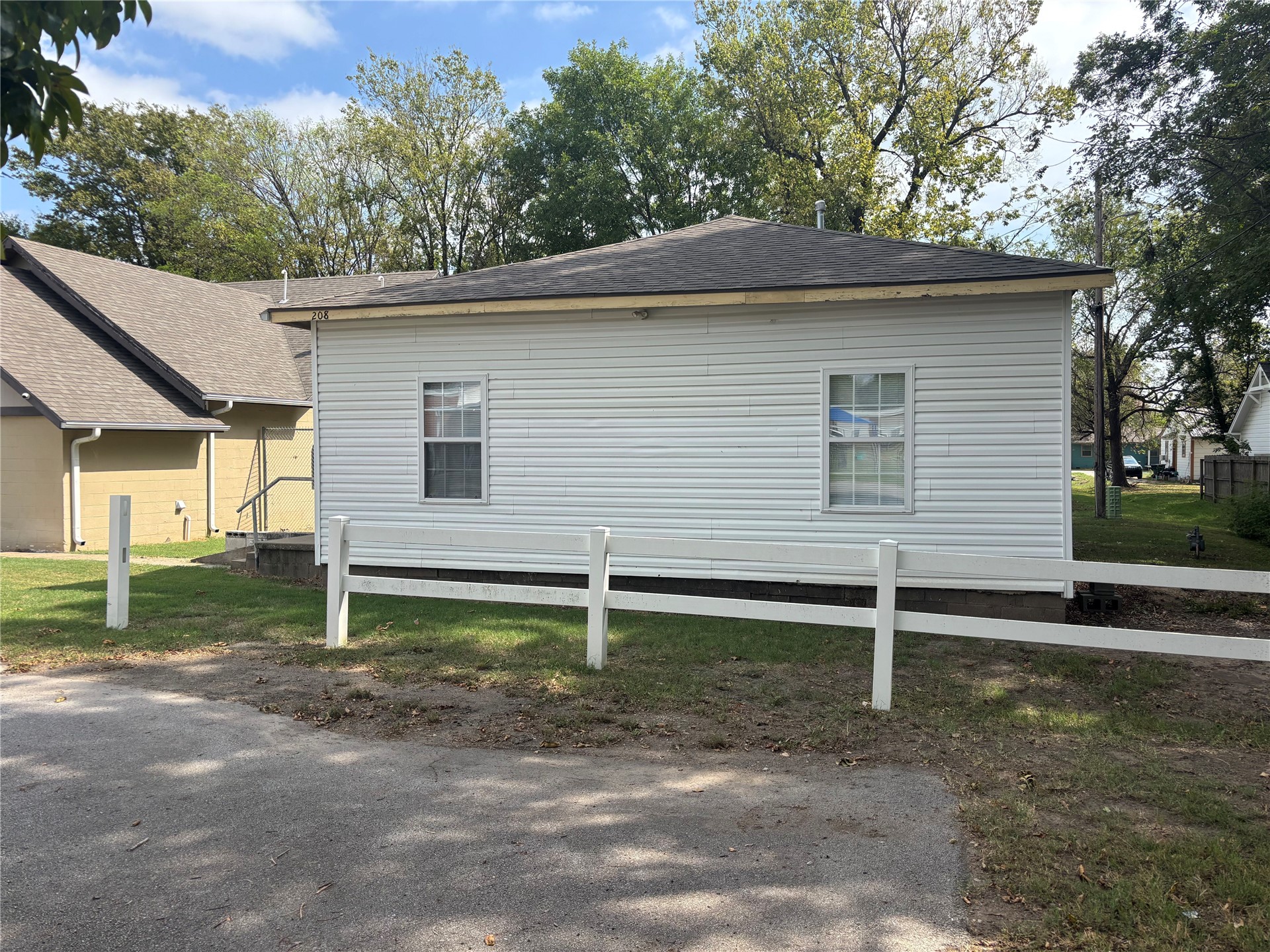 208 E 3rd Street Skiatook OK 74070