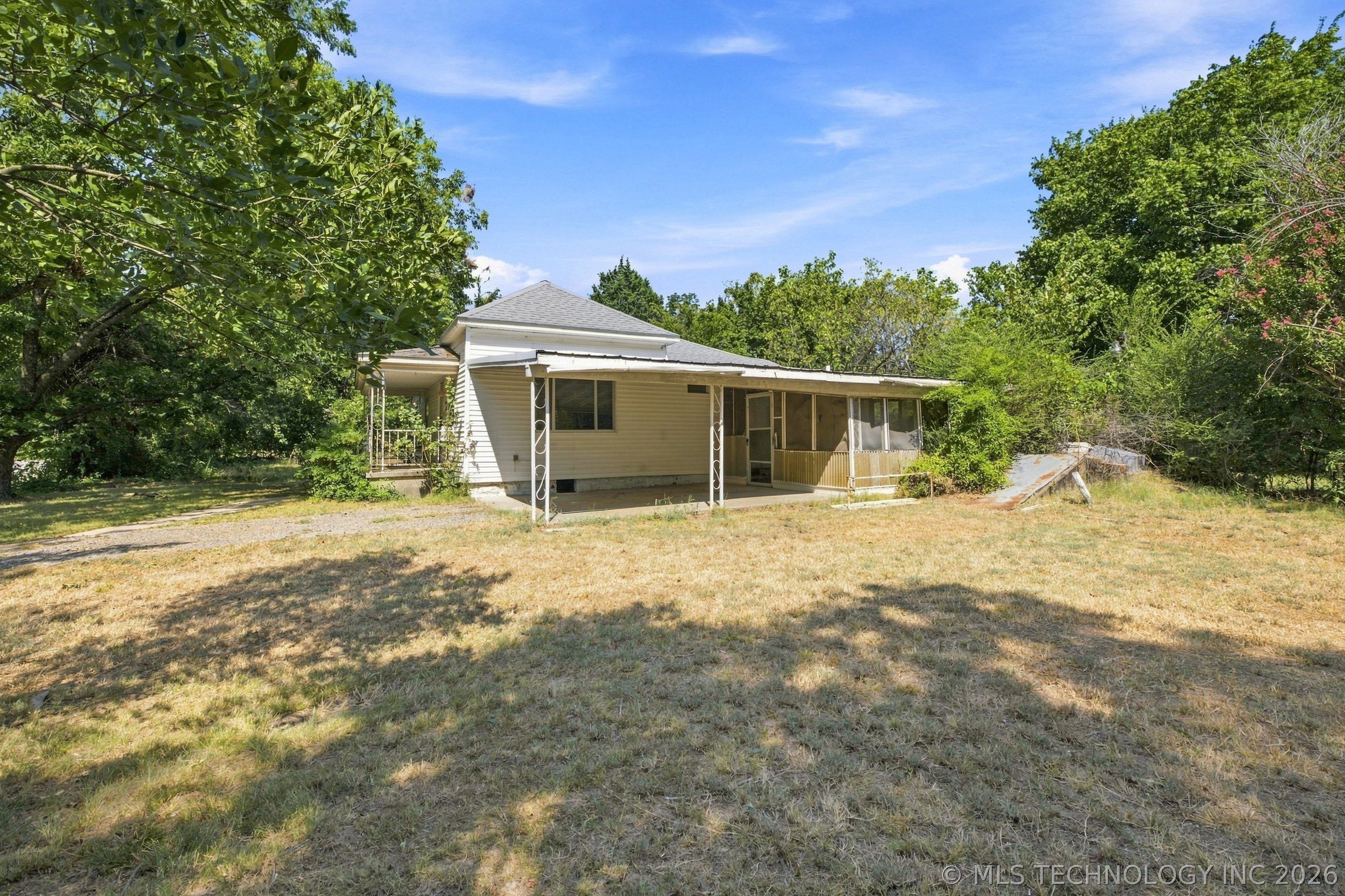404 E Beach Street Henryetta OK 74437