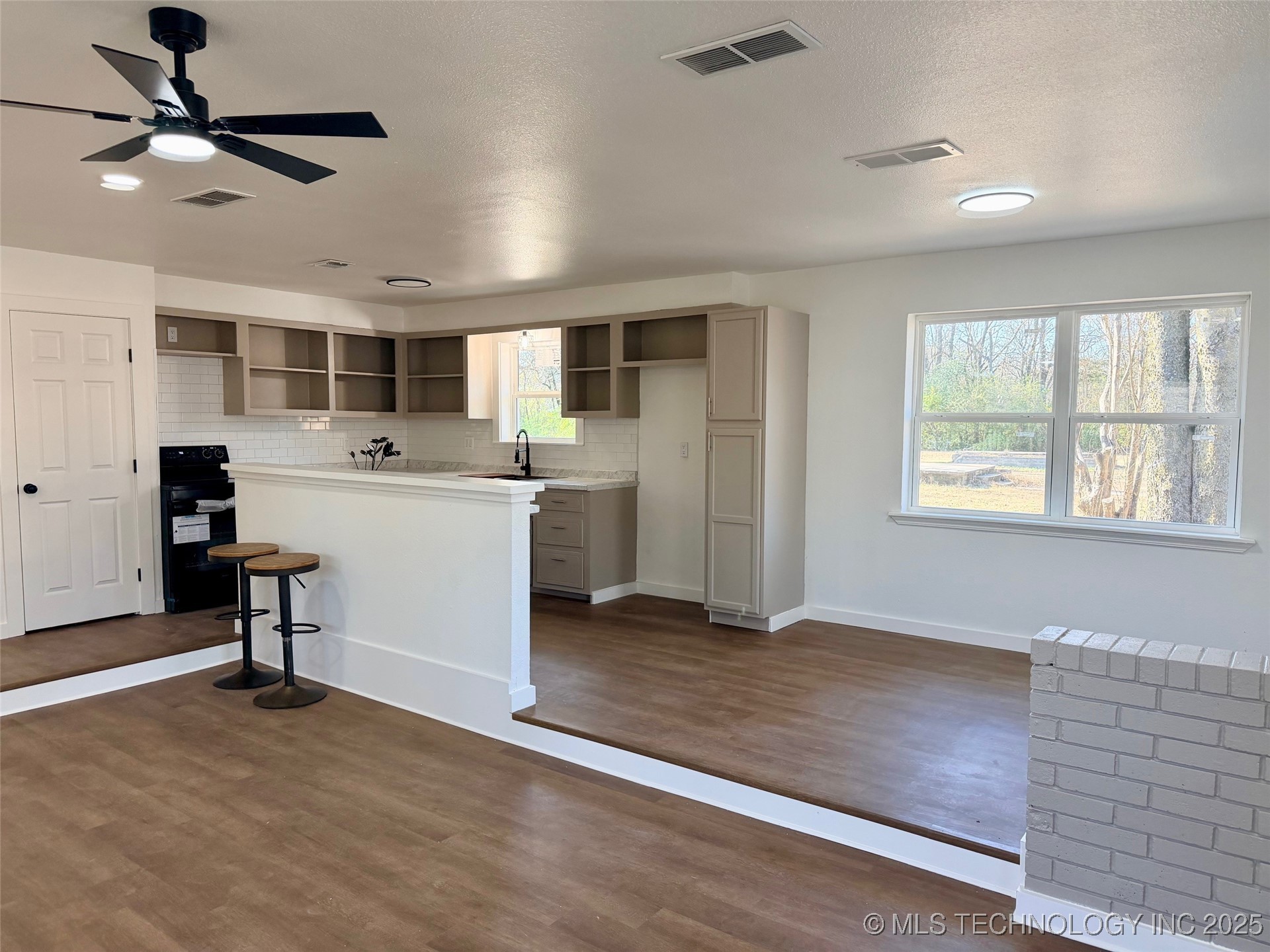 204 W 21st Street Tishomingo OK 73460
