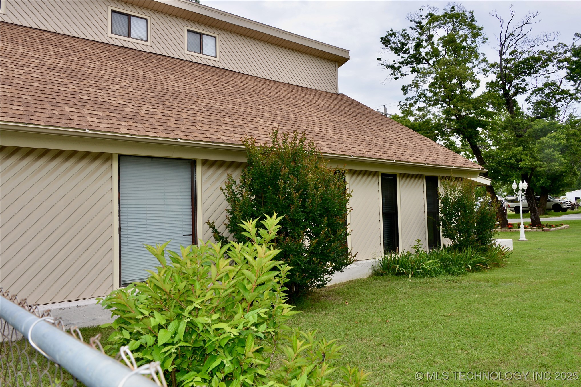 1409 N 5th Street Henryetta OK 74437