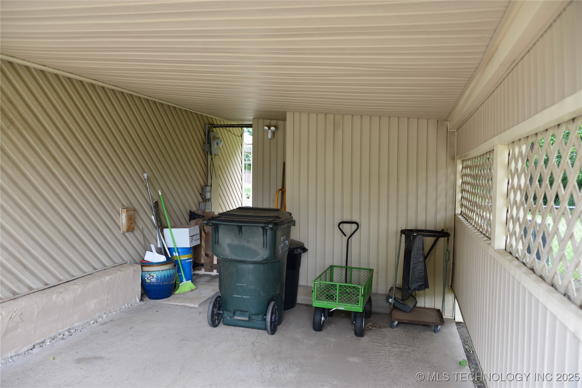 1409 N 5th Street Henryetta OK 74437