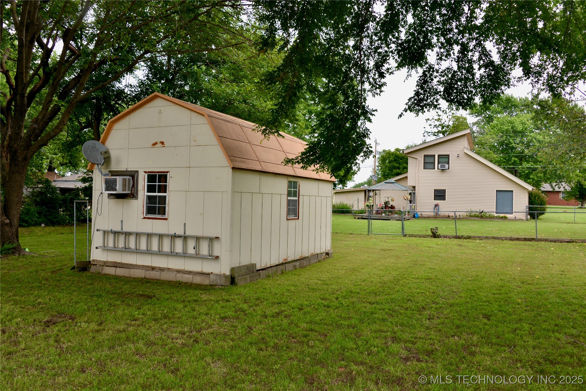 1409 N 5th Street Henryetta OK 74437
