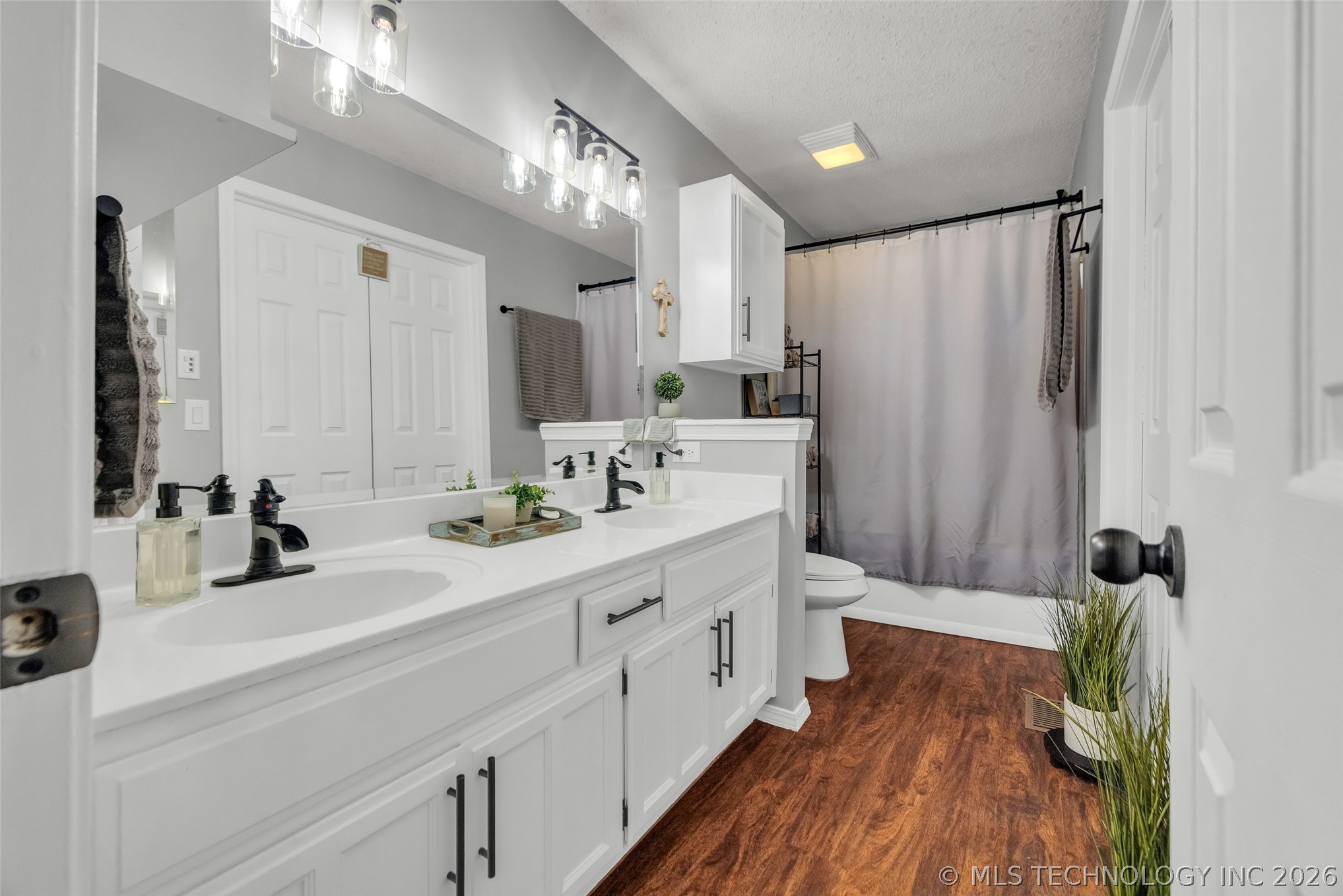 3426 S 76th Westavenue Tulsa OK 74107