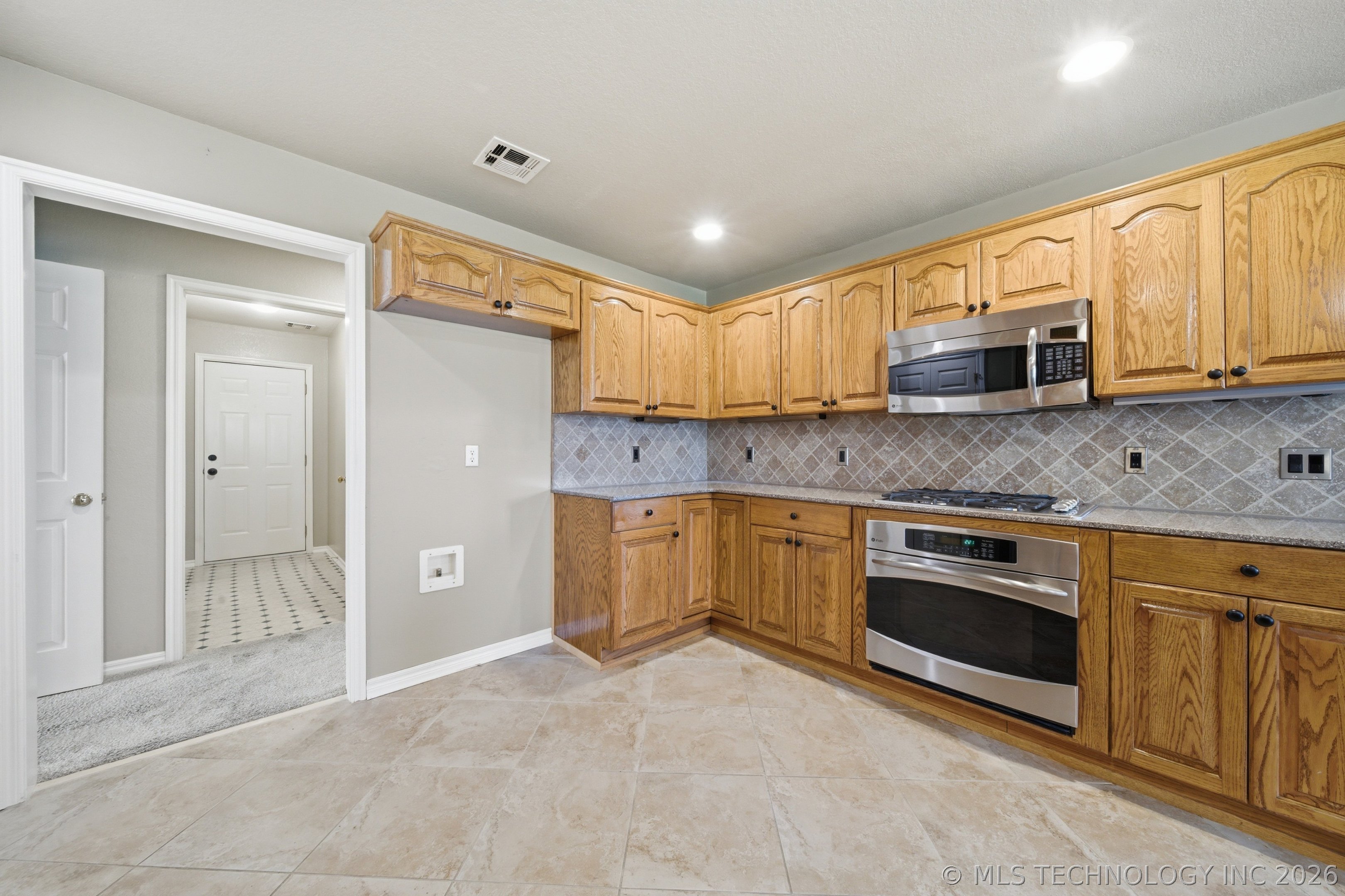 106 S 67th Eastavenue Broken Arrow OK 74014