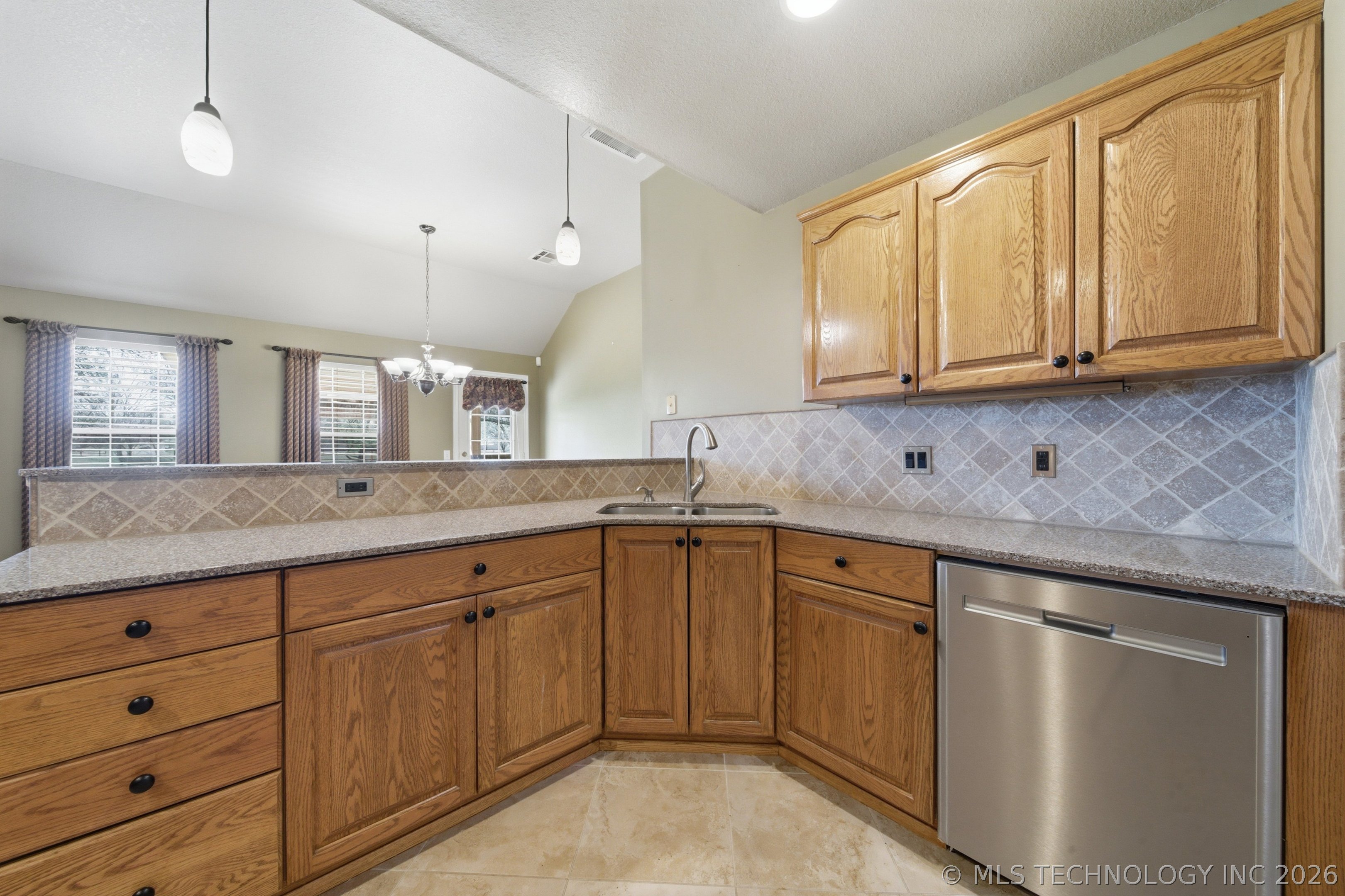106 S 67th Eastavenue Broken Arrow OK 74014