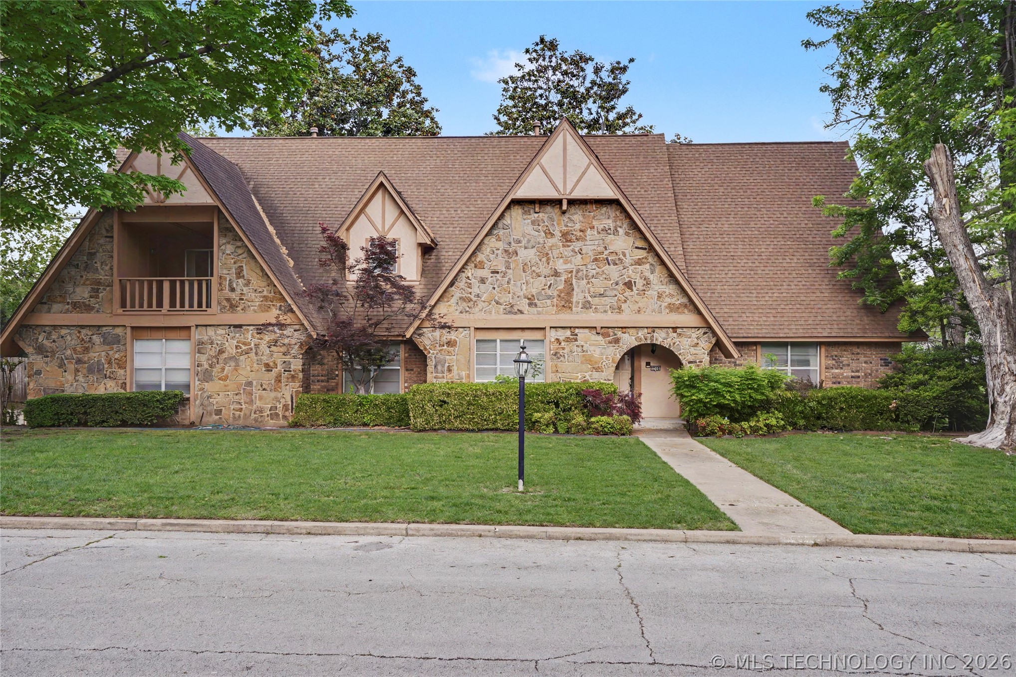 5706 S Columbia Place Tulsa OK 74105