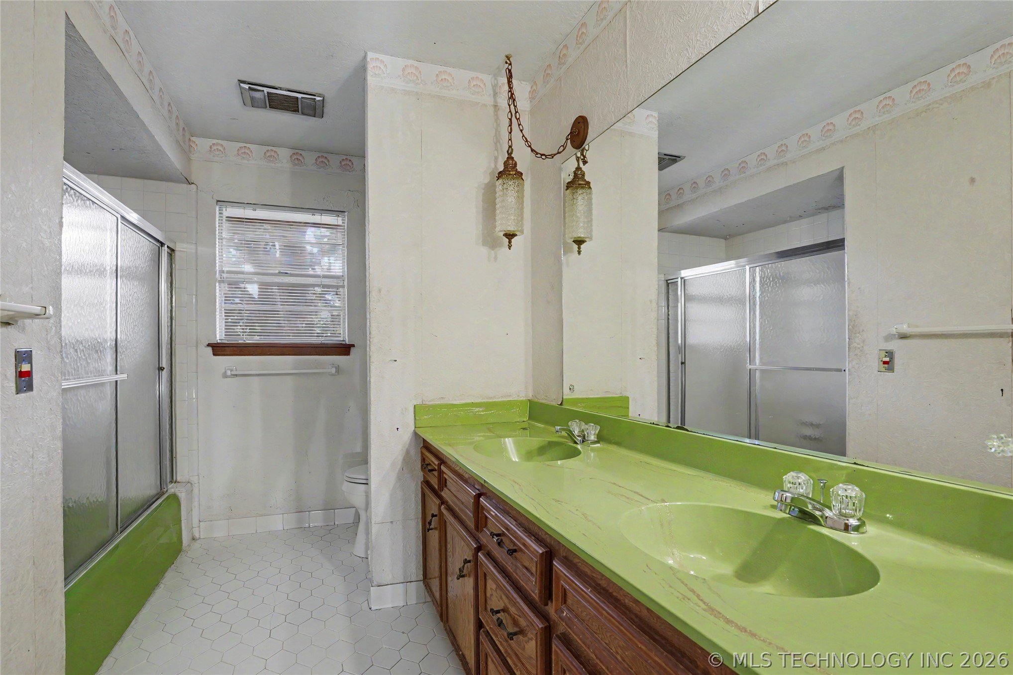 5706 S Columbia Place Tulsa OK 74105