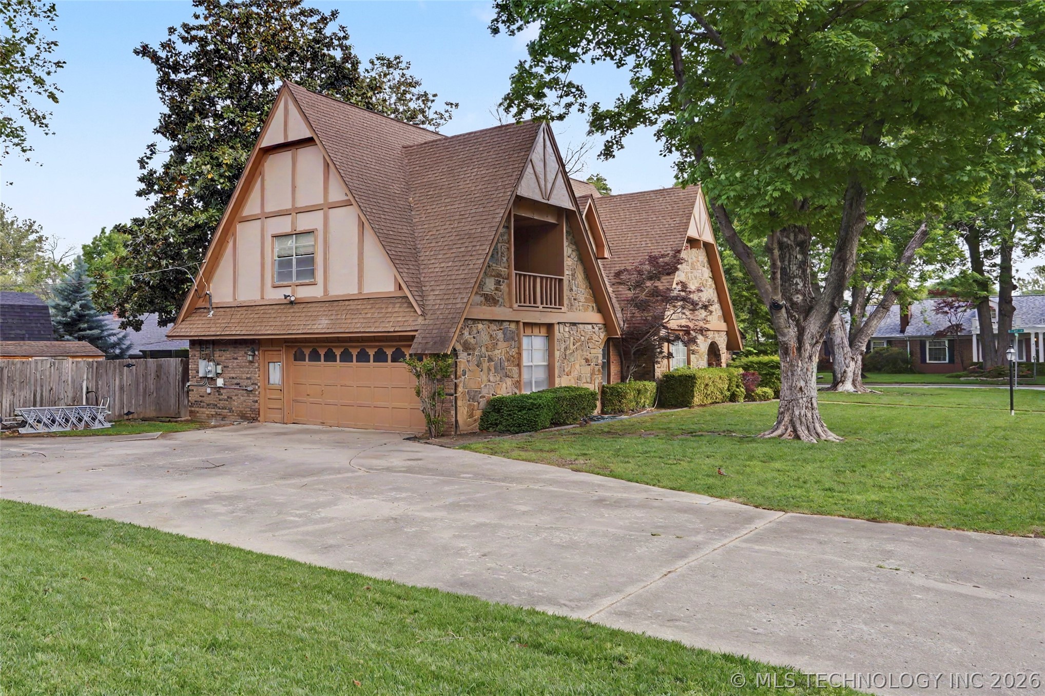 5706 S Columbia Place Tulsa OK 74105
