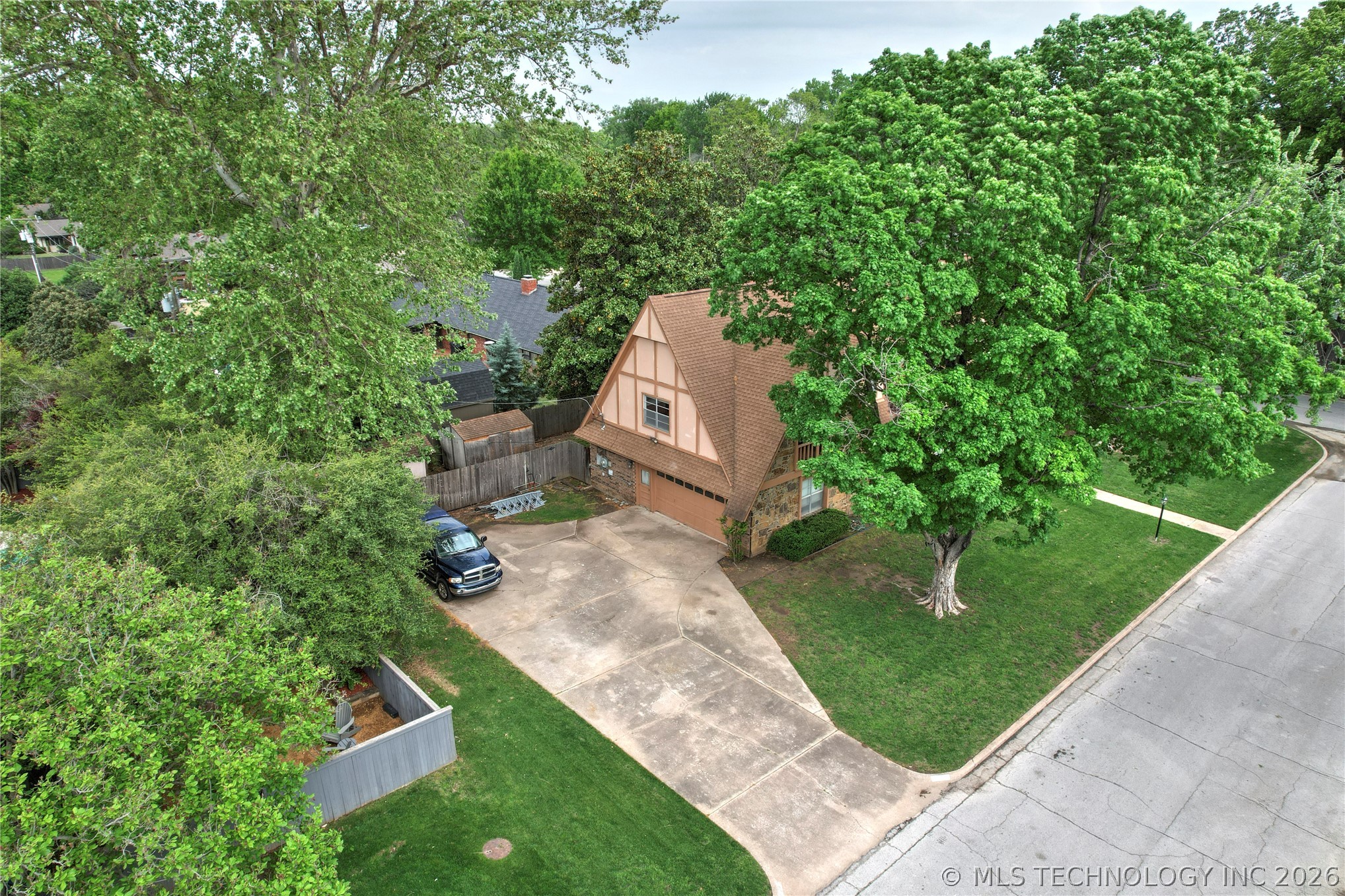 5706 S Columbia Place Tulsa OK 74105