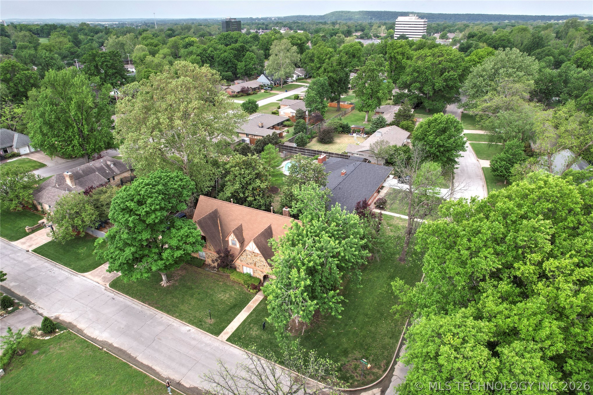 5706 S Columbia Place Tulsa OK 74105
