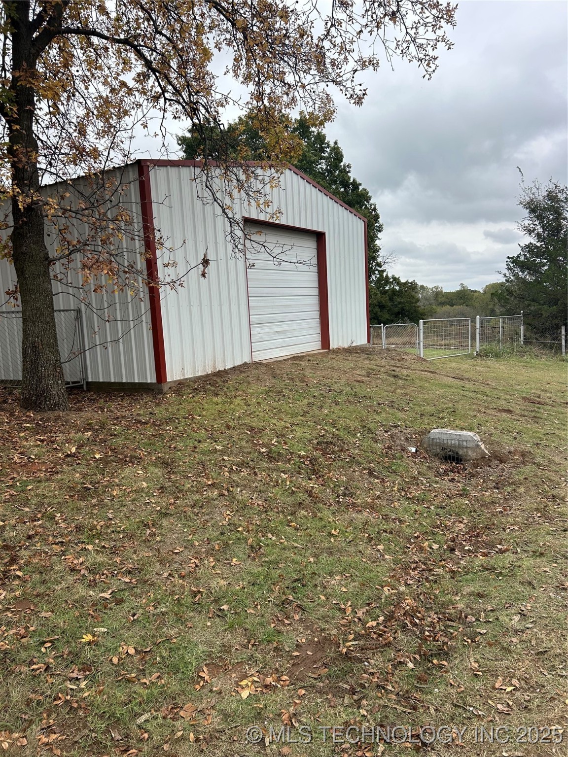 3113 S Twin Mounds Street Yale OK 74085
