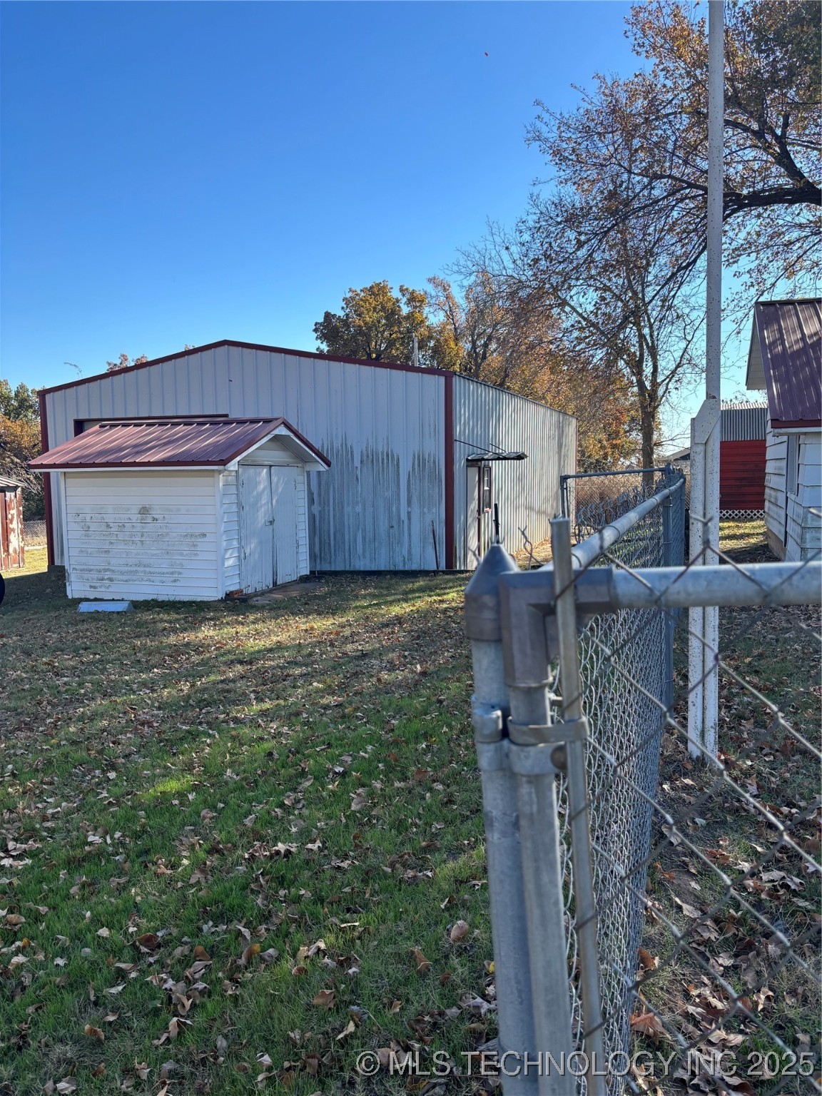 3113 S Twin Mounds Street Yale OK 74085
